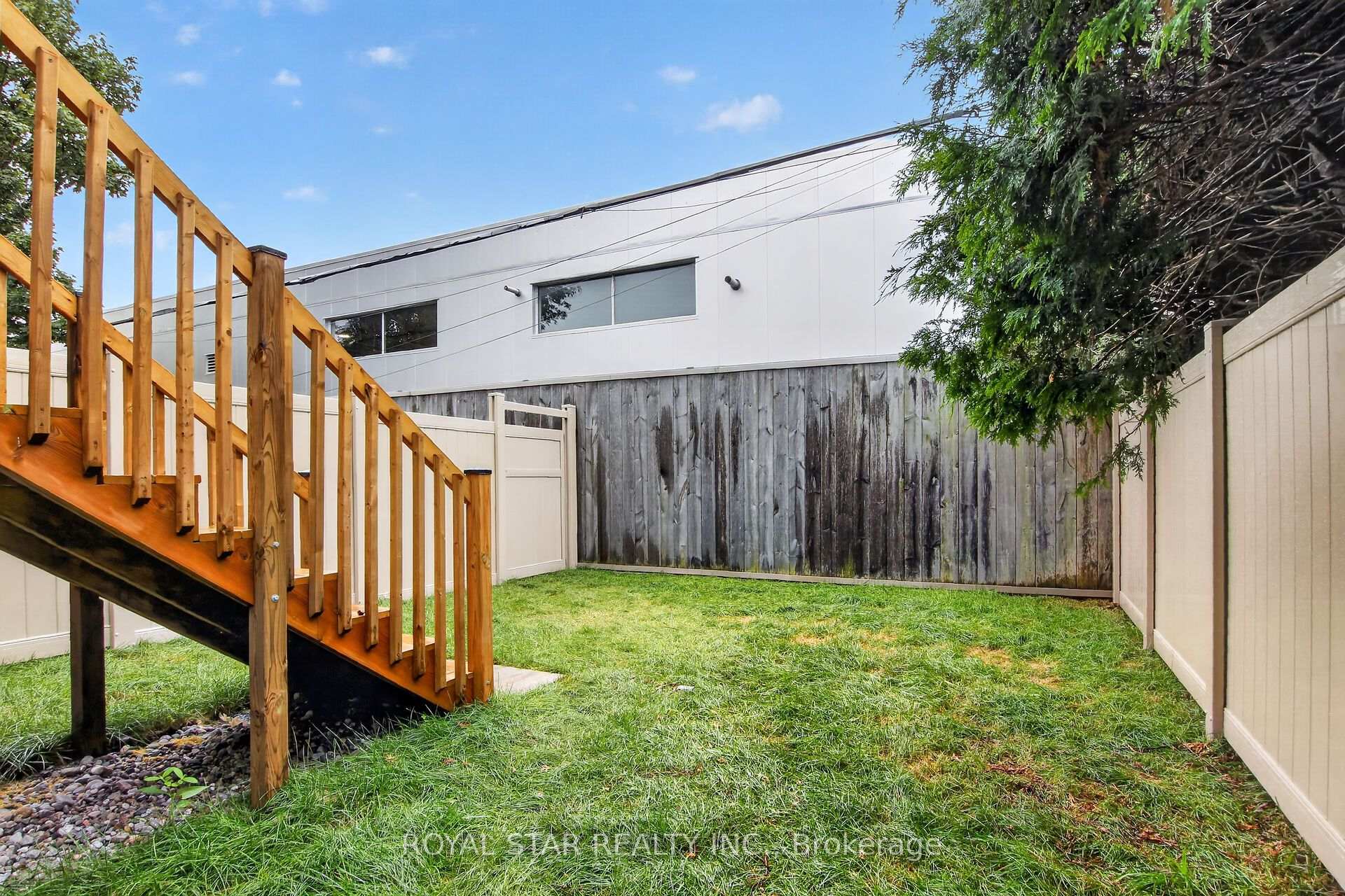 Photo 30 of Unit A, 526 Mutual Street, Ottawa, Overbrook — HOMEH