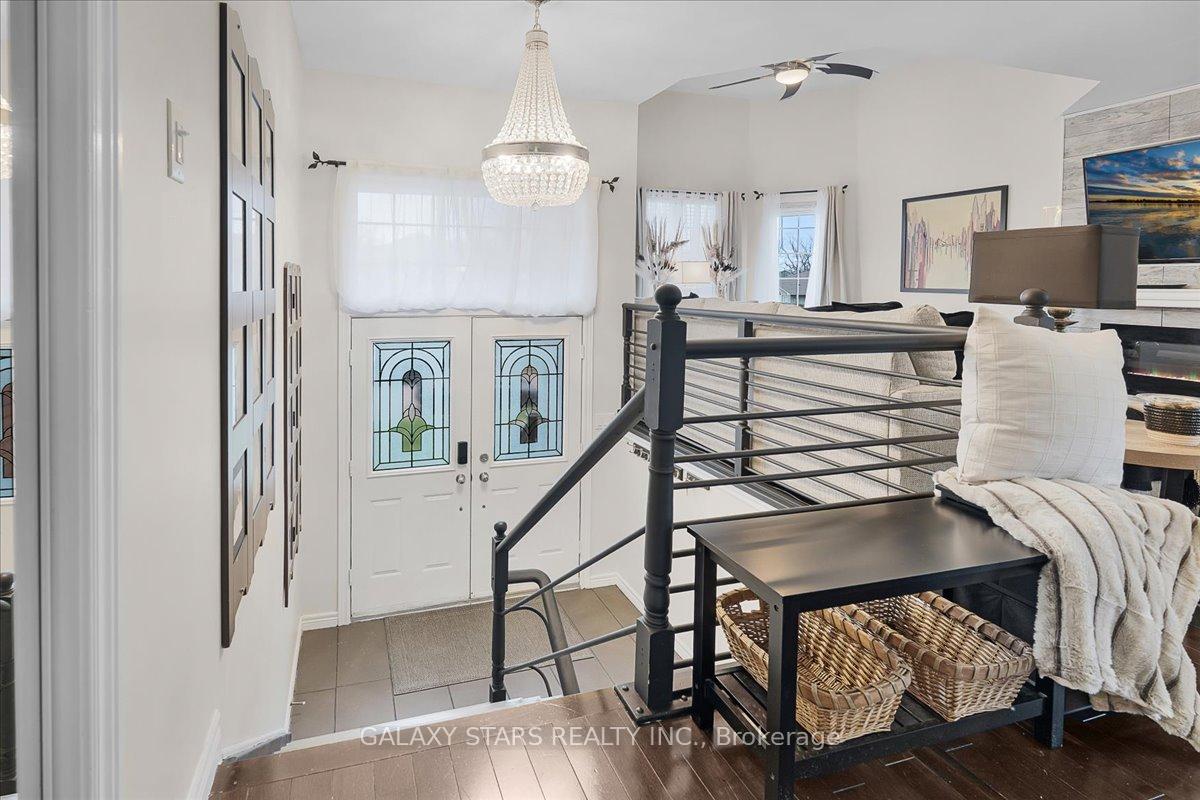 Photo 2 of 888 Oberland Drive, Oshawa, Pinecrest — HOMEH