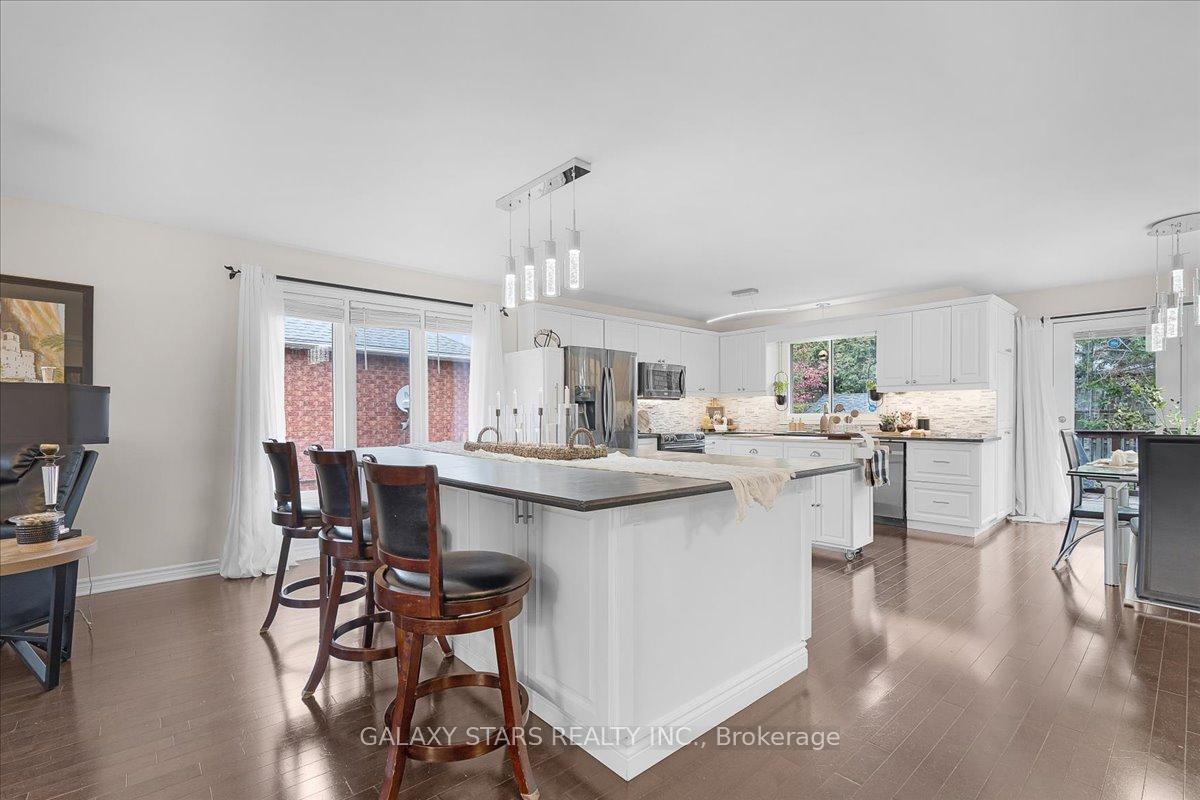 Photo 7 of 888 Oberland Drive, Oshawa, Pinecrest — HOMEH