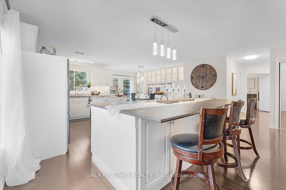 Photo 8 of 888 Oberland Drive, Oshawa, Pinecrest — HOMEH