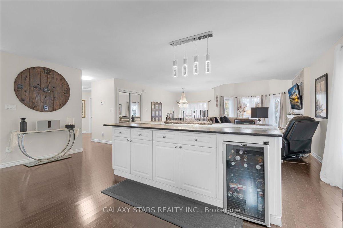 Photo 9 of 888 Oberland Drive, Oshawa, Pinecrest — HOMEH