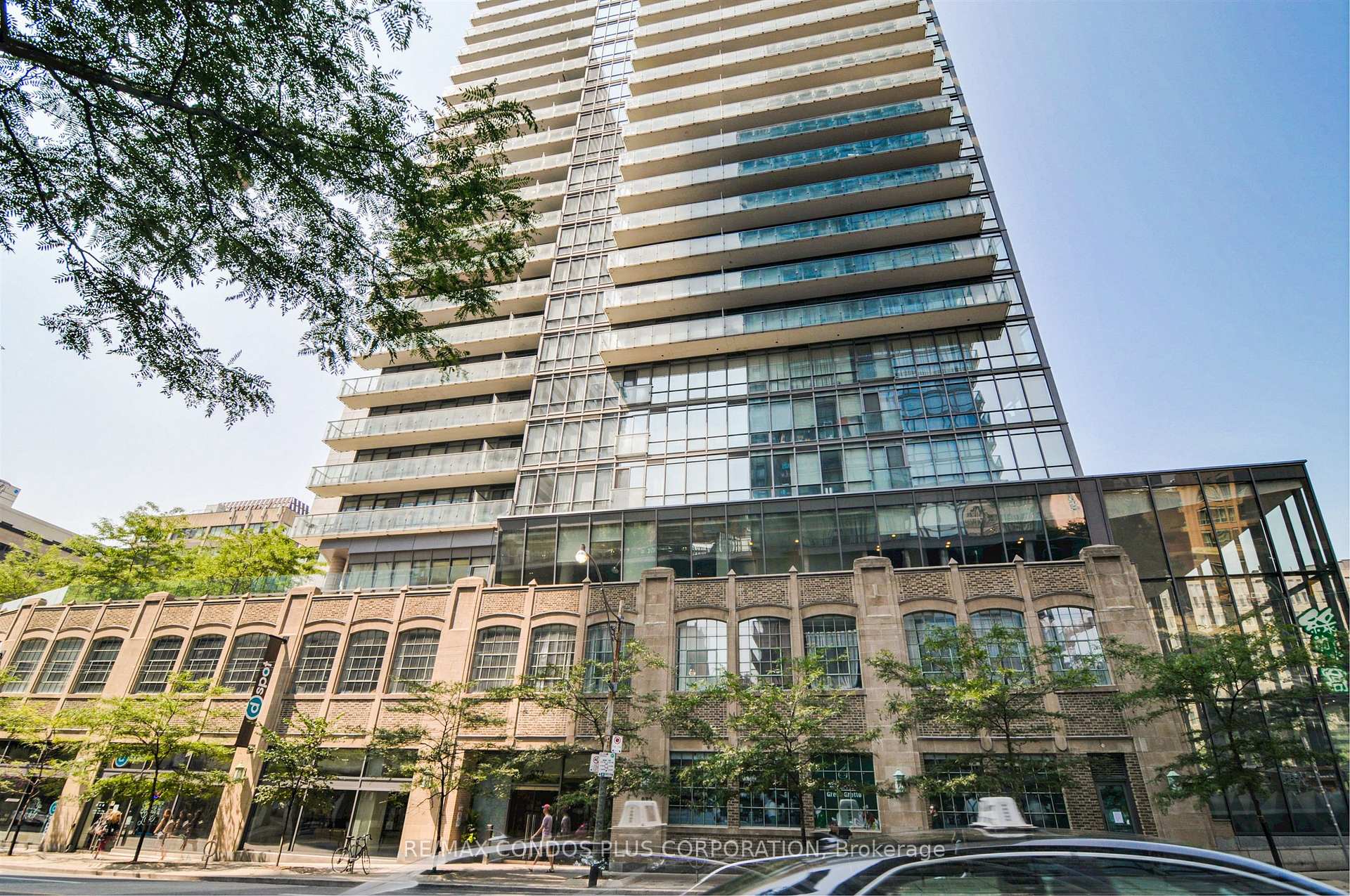 Photo 1 of Unit 406, 832 Bay Street, Toronto, Bay Street Corridor — HOMEH