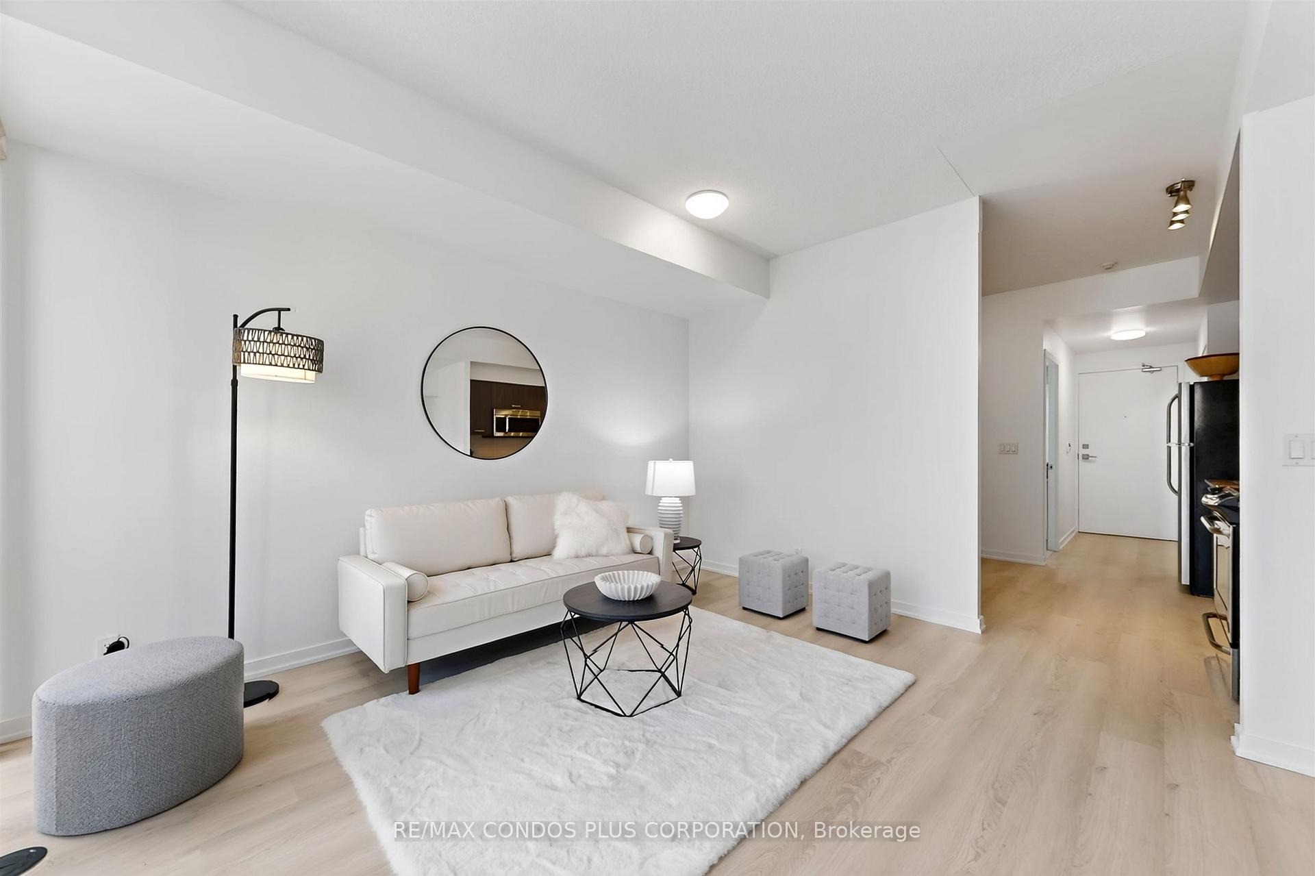 Photo 4 of Unit 406, 832 Bay Street, Toronto, Bay Street Corridor — HOMEH