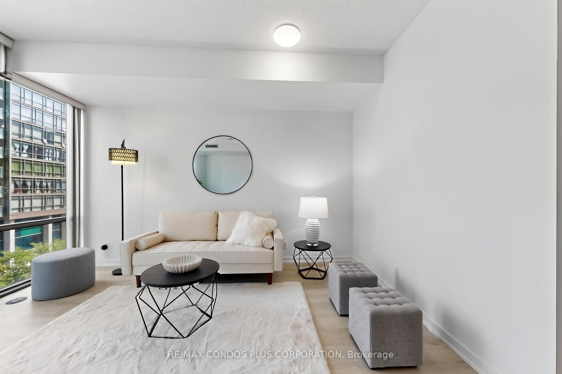Photo 5 of Unit 406, 832 Bay Street, Toronto, Bay Street Corridor — HOMEH