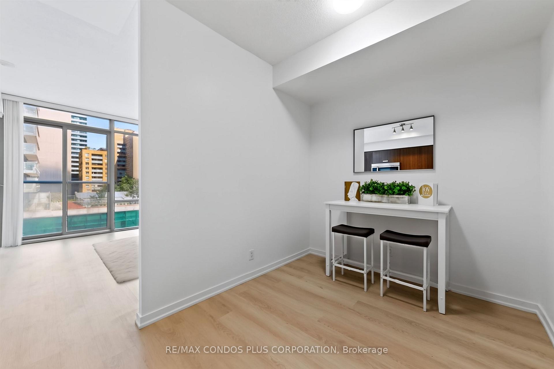 Photo 12 of Unit 406, 832 Bay Street, Toronto, Bay Street Corridor — HOMEH