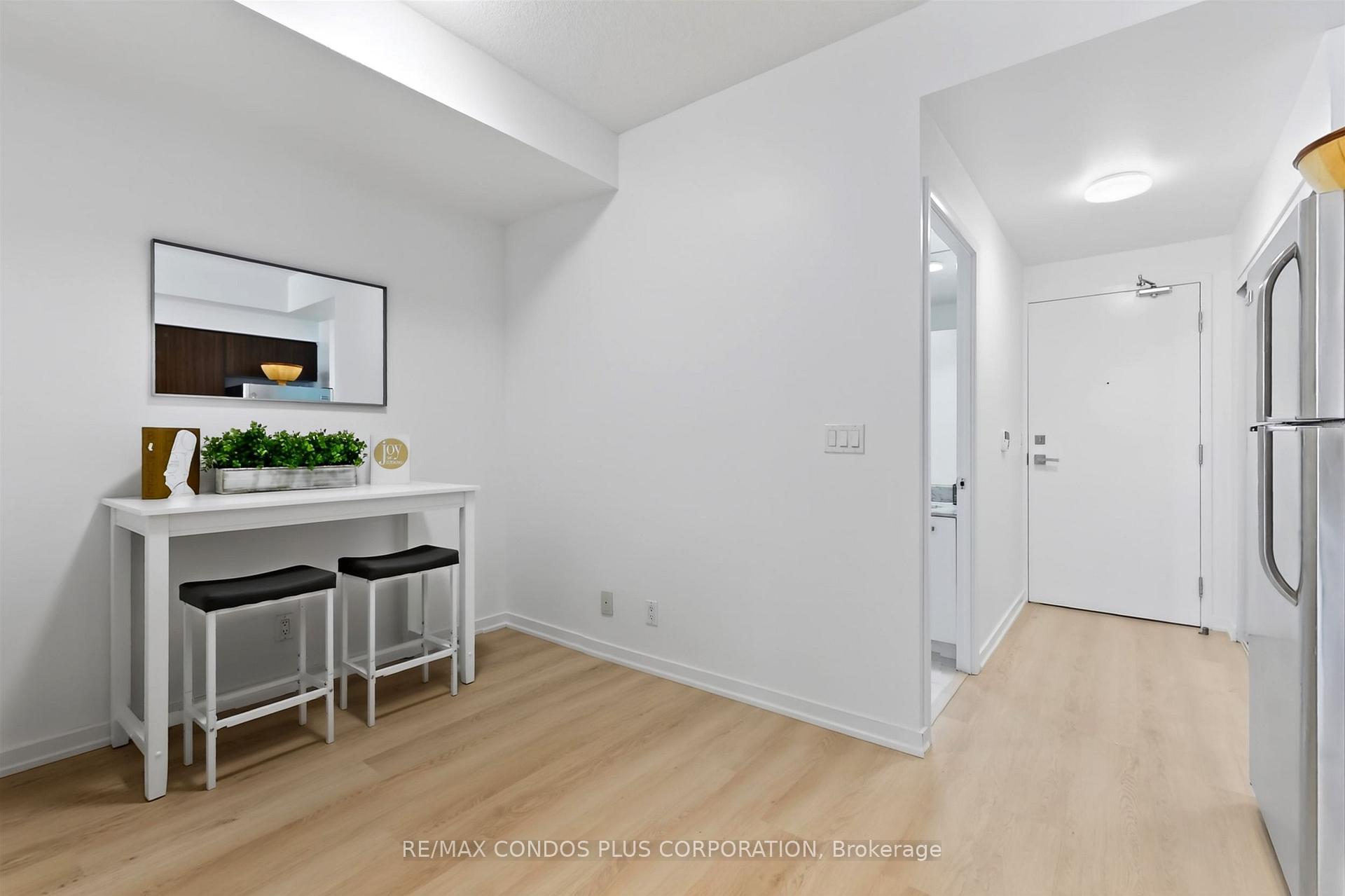 Photo 13 of Unit 406, 832 Bay Street, Toronto, Bay Street Corridor — HOMEH