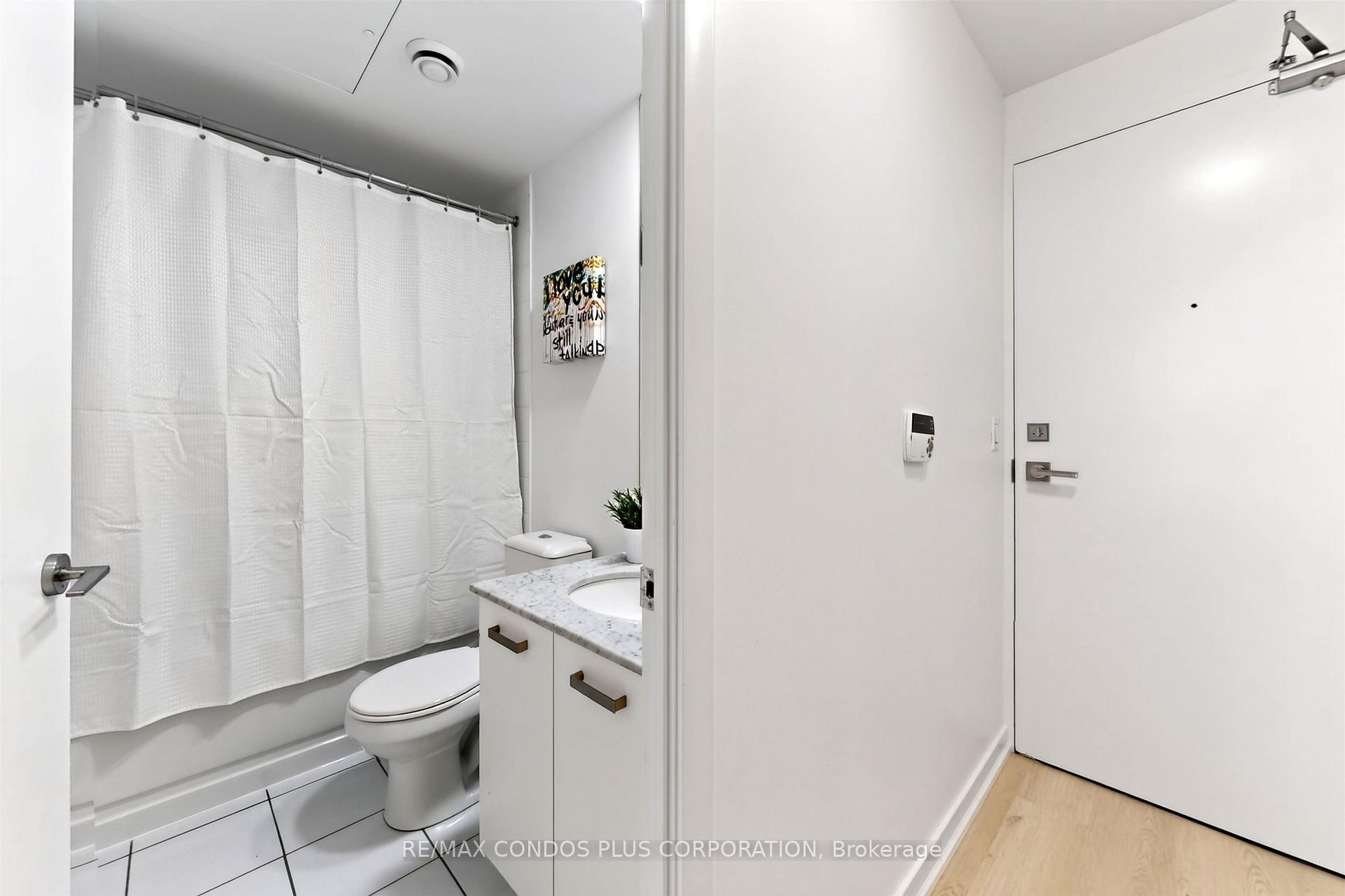 Photo 14 of Unit 406, 832 Bay Street, Toronto, Bay Street Corridor — HOMEH