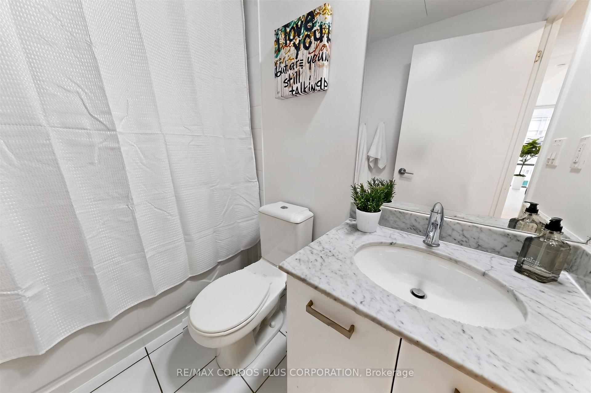 Photo 15 of Unit 406, 832 Bay Street, Toronto, Bay Street Corridor — HOMEH