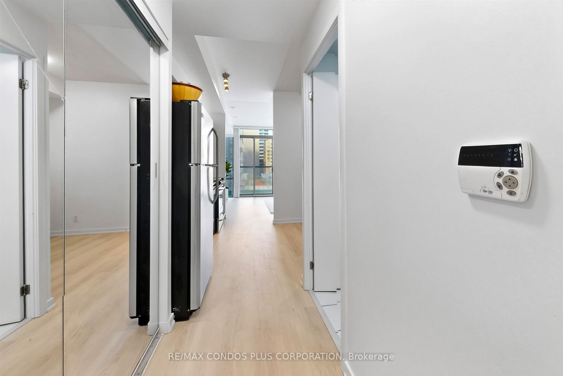 Photo 17 of Unit 406, 832 Bay Street, Toronto, Bay Street Corridor — HOMEH
