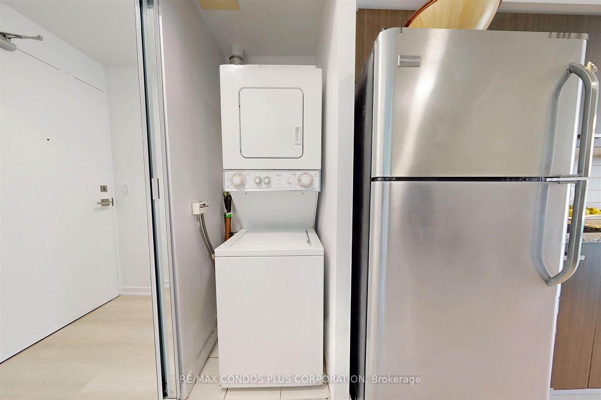 Photo 18 of Unit 406, 832 Bay Street, Toronto, Bay Street Corridor — HOMEH