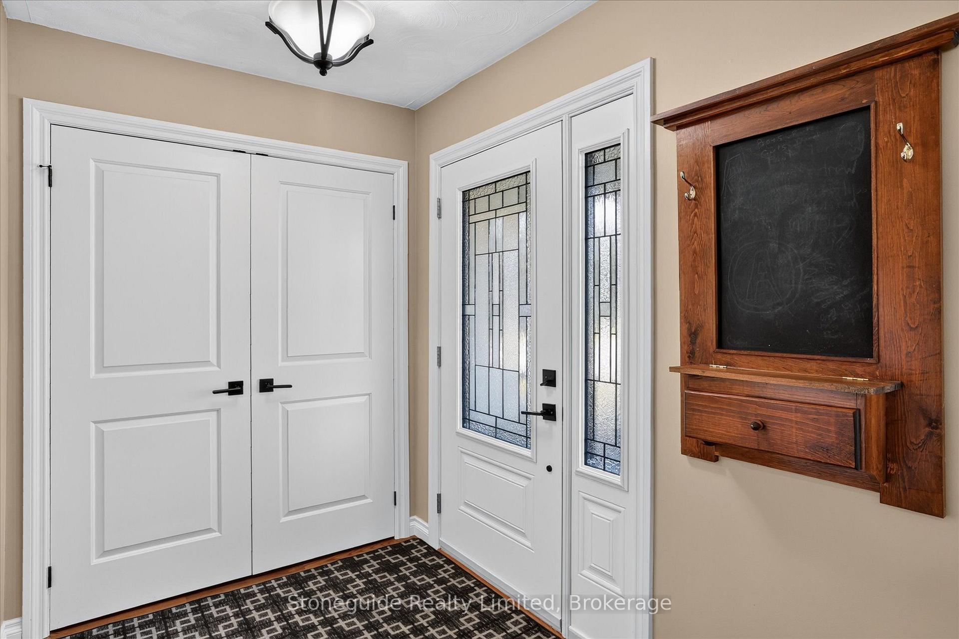 Photo 6 of 814 Milford Drive, Peterborough, Otonabee Ward 1 — HOMEH