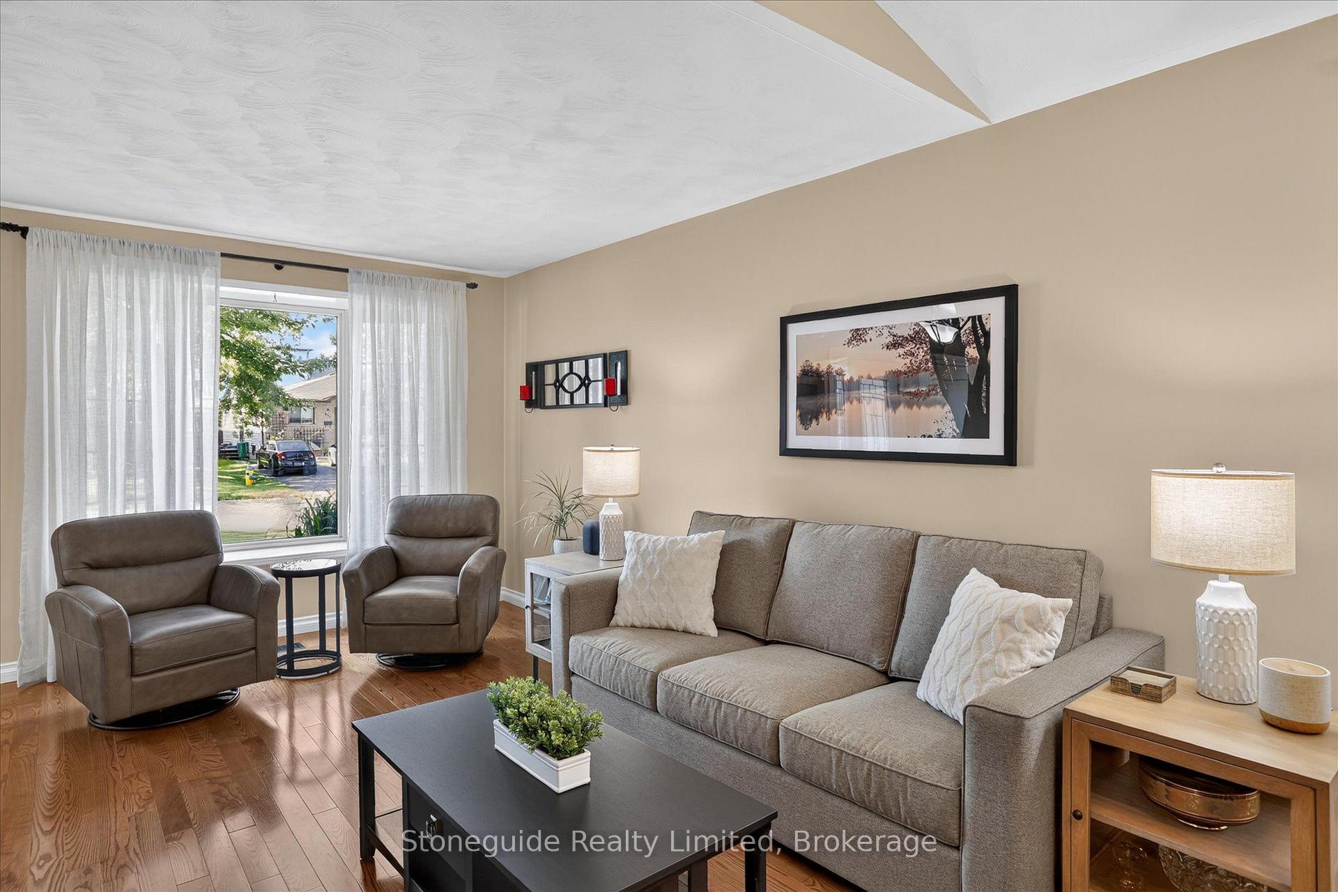 Photo 9 of 814 Milford Drive, Peterborough, Otonabee Ward 1 — HOMEH