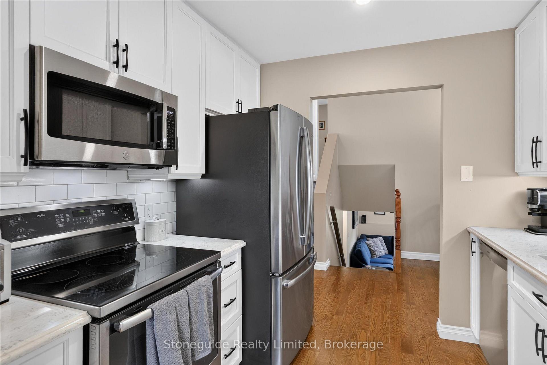 Photo 17 of 814 Milford Drive, Peterborough, Otonabee Ward 1 — HOMEH