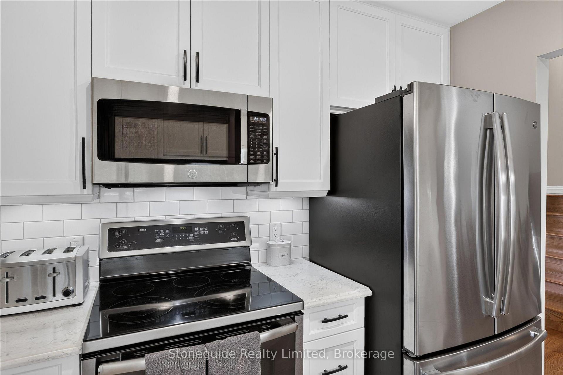 Photo 19 of 814 Milford Drive, Peterborough, Otonabee Ward 1 — HOMEH