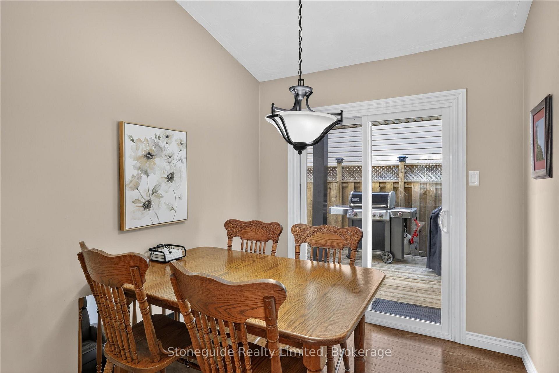 Photo 20 of 814 Milford Drive, Peterborough, Otonabee Ward 1 — HOMEH