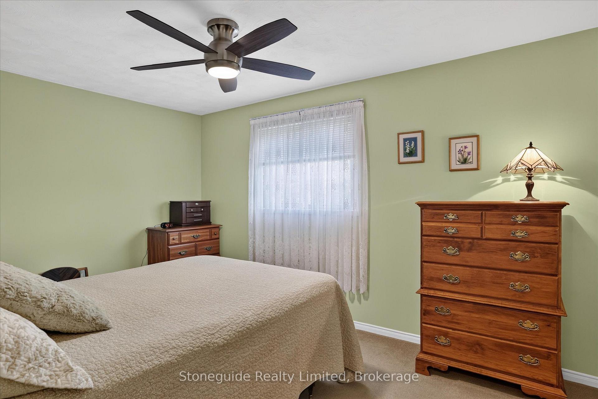 Photo 23 of 814 Milford Drive, Peterborough, Otonabee Ward 1 — HOMEH