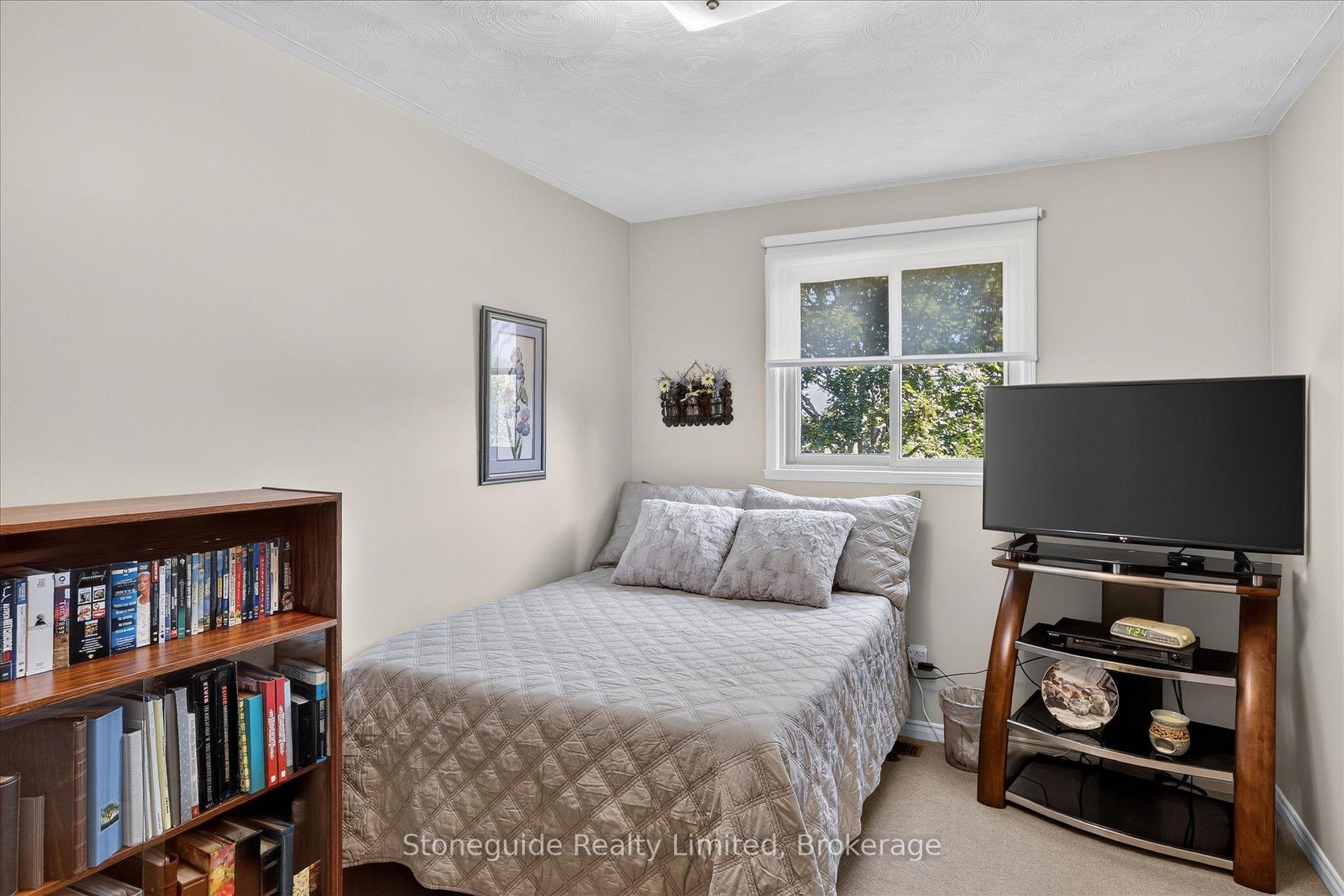 Photo 27 of 814 Milford Drive, Peterborough, Otonabee Ward 1 — HOMEH