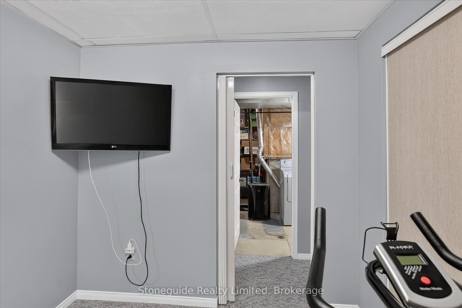 Photo 35 of 814 Milford Drive, Peterborough, Otonabee Ward 1 — HOMEH