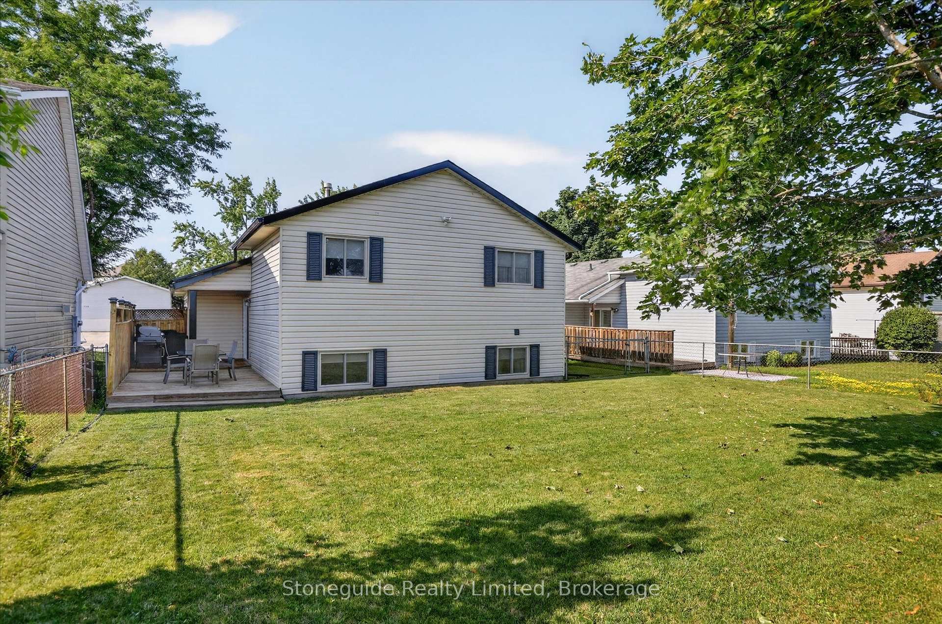 Photo 39 of 814 Milford Drive, Peterborough, Otonabee Ward 1 — HOMEH