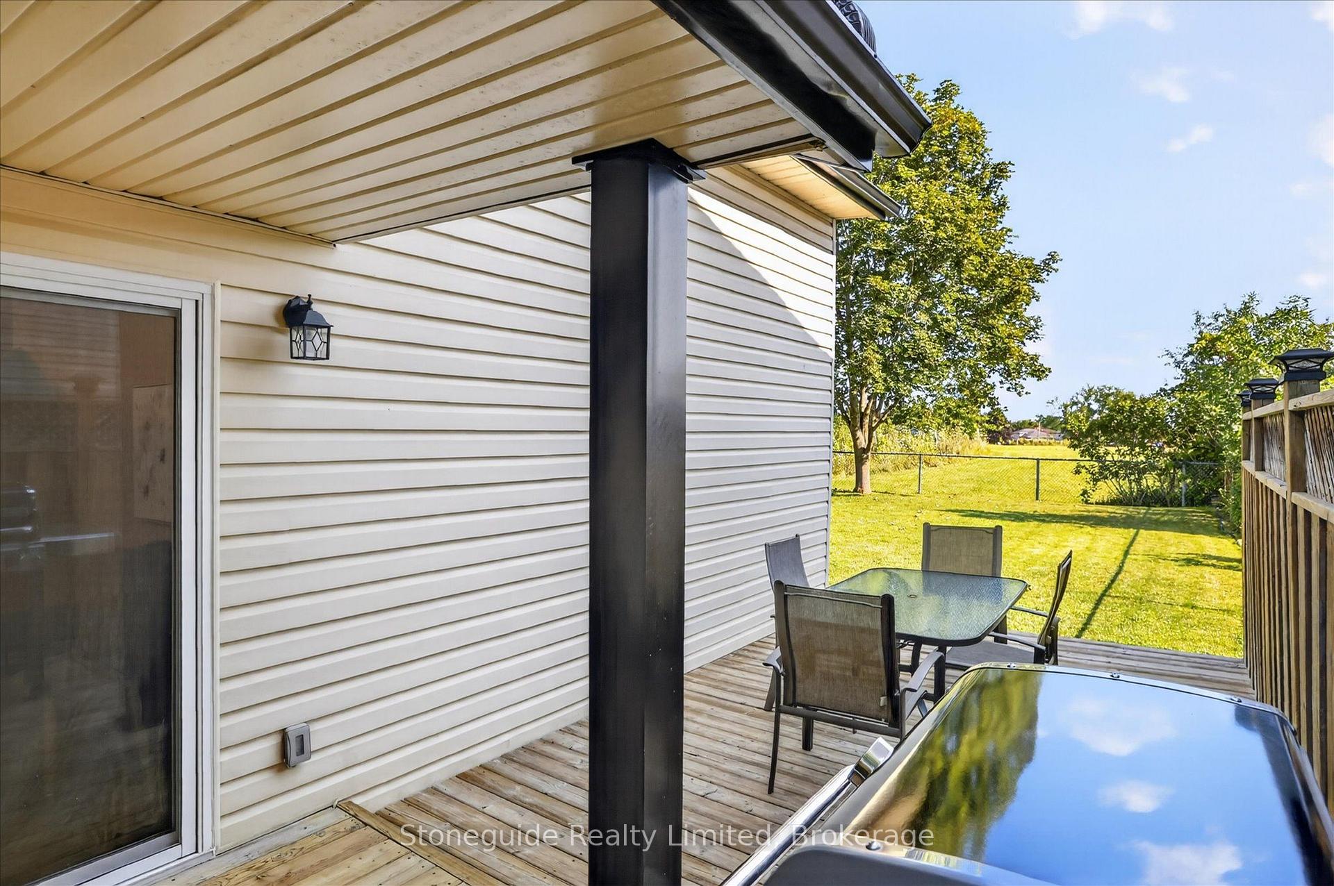 Photo 42 of 814 Milford Drive, Peterborough, Otonabee Ward 1 — HOMEH
