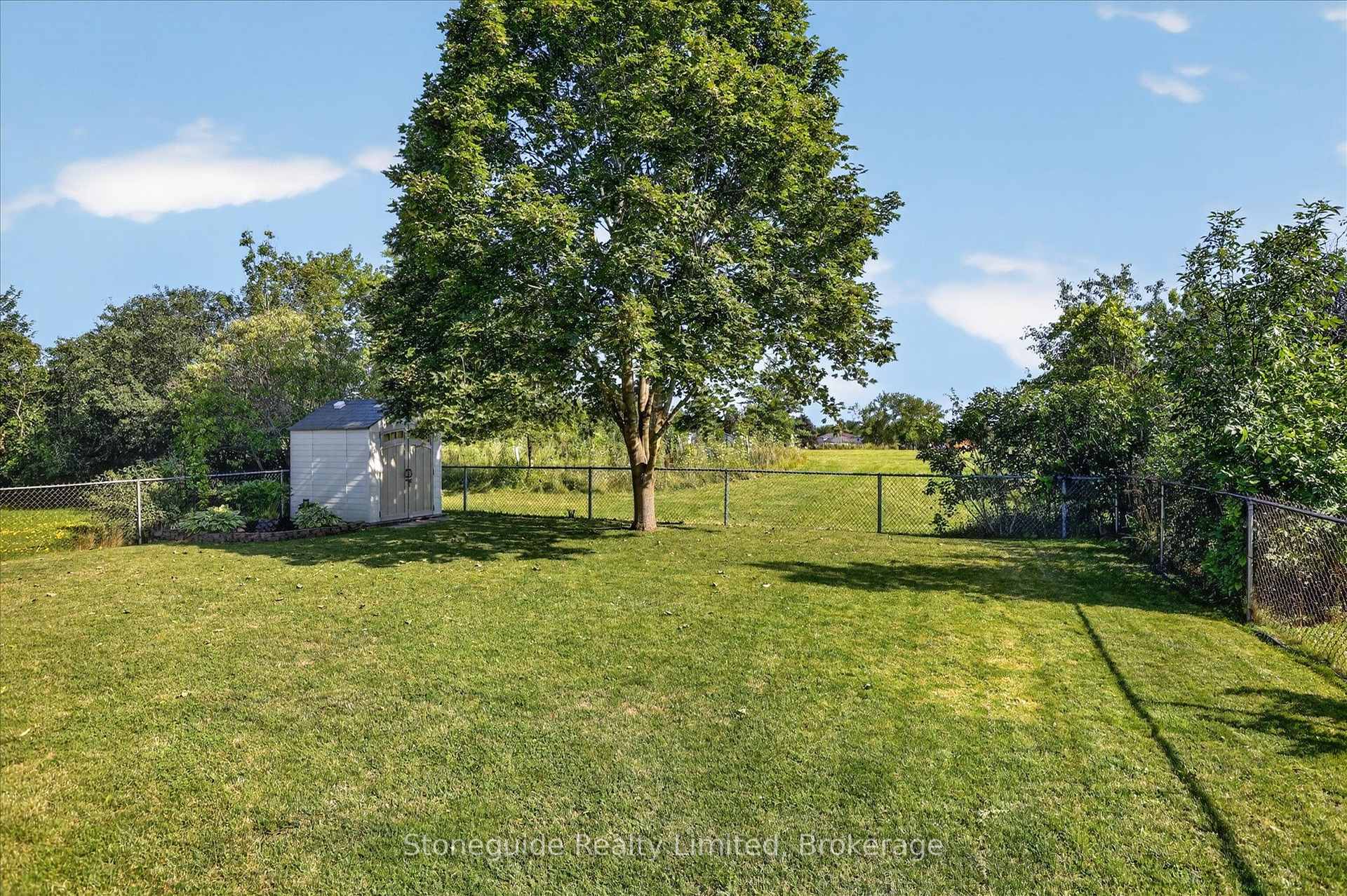 Photo 44 of 814 Milford Drive, Peterborough, Otonabee Ward 1 — HOMEH