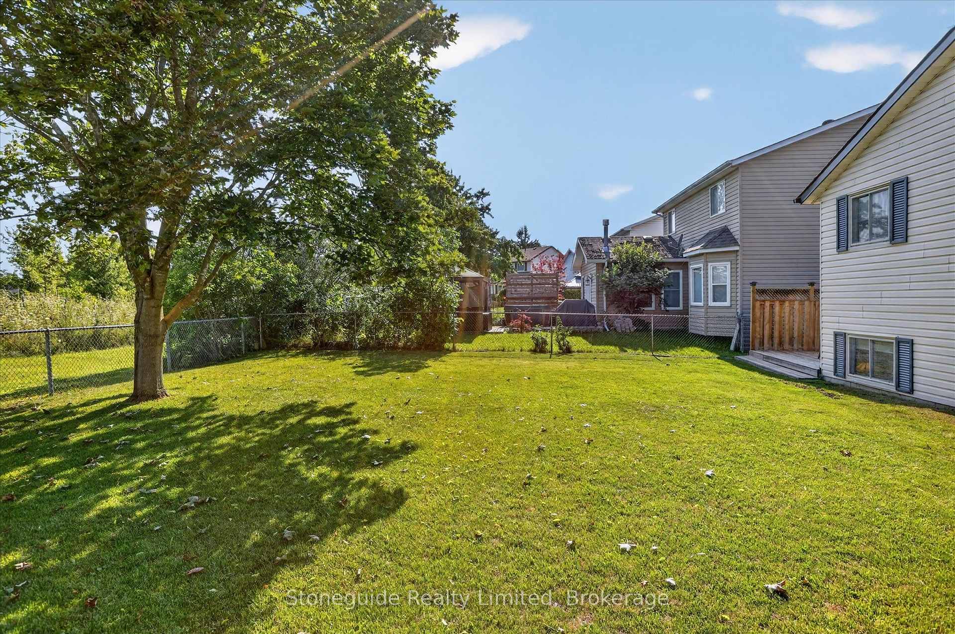 Photo 48 of 814 Milford Drive, Peterborough, Otonabee Ward 1 — HOMEH
