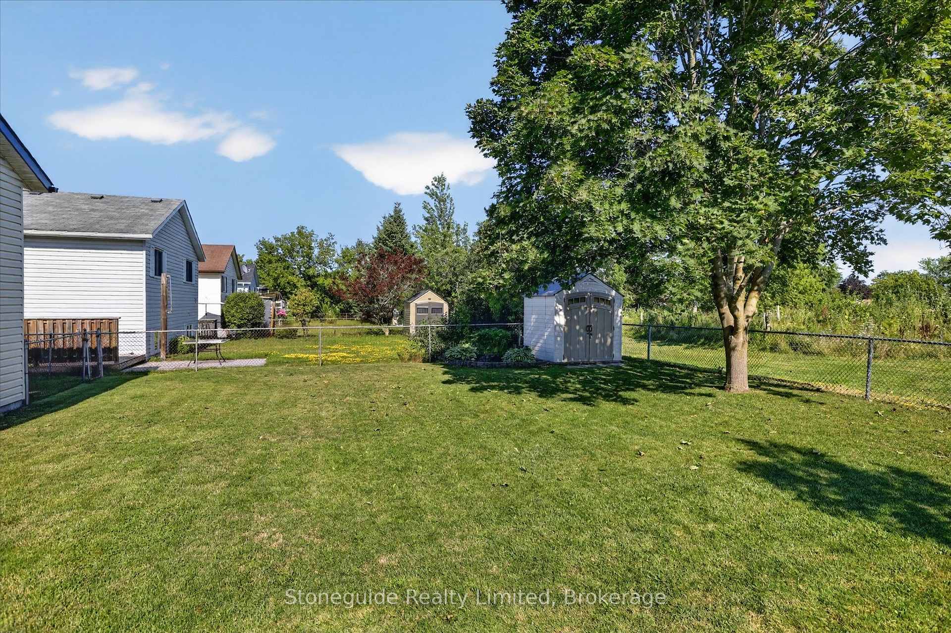 Photo 49 of 814 Milford Drive, Peterborough, Otonabee Ward 1 — HOMEH
