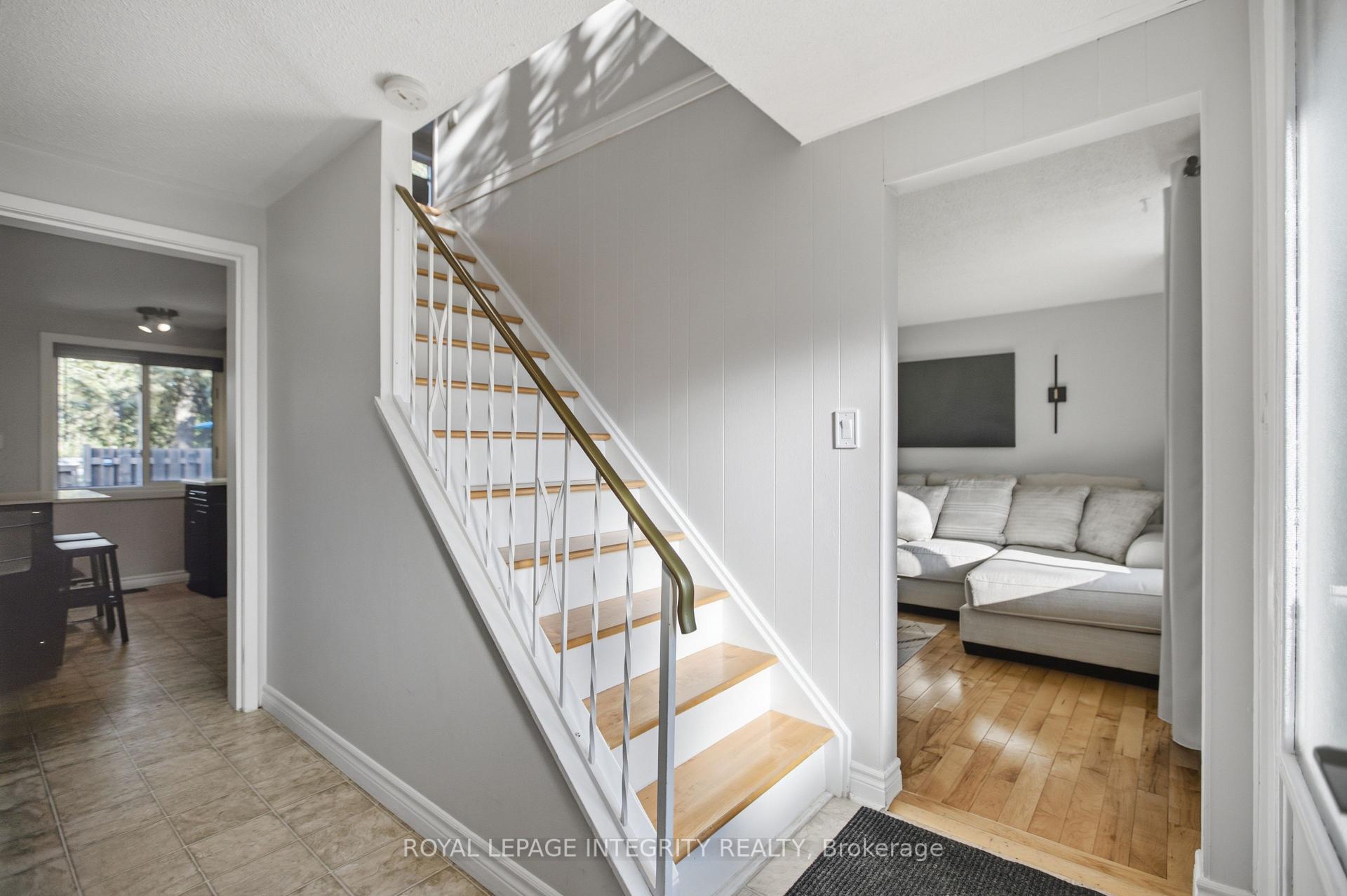 Photo 4 of 1544K Beaverpond Drive, Ottawa, Pineview — HOMEH