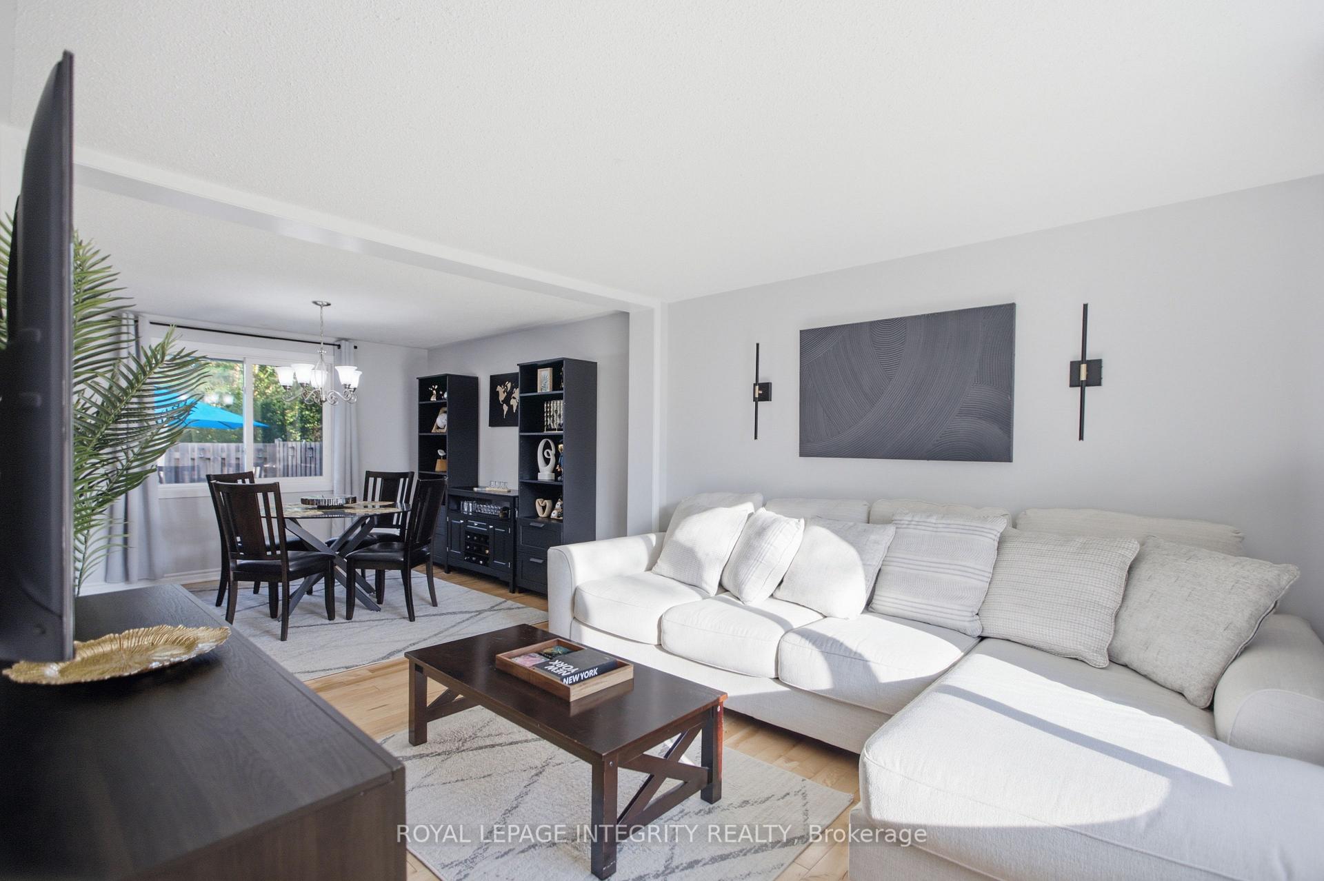 Photo 5 of 1544K Beaverpond Drive, Ottawa, Pineview — HOMEH