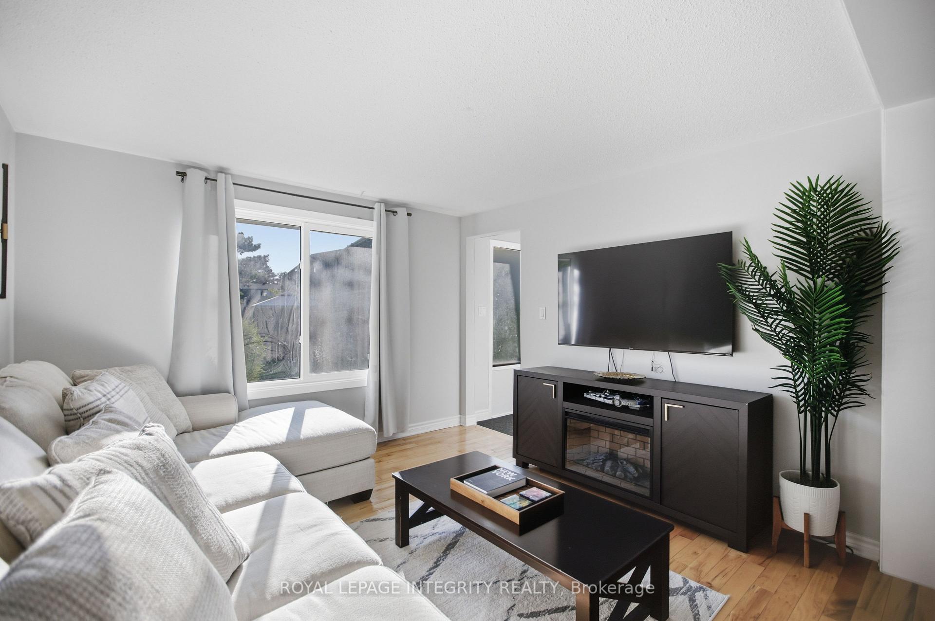 Photo 6 of 1544K Beaverpond Drive, Ottawa, Pineview — HOMEH