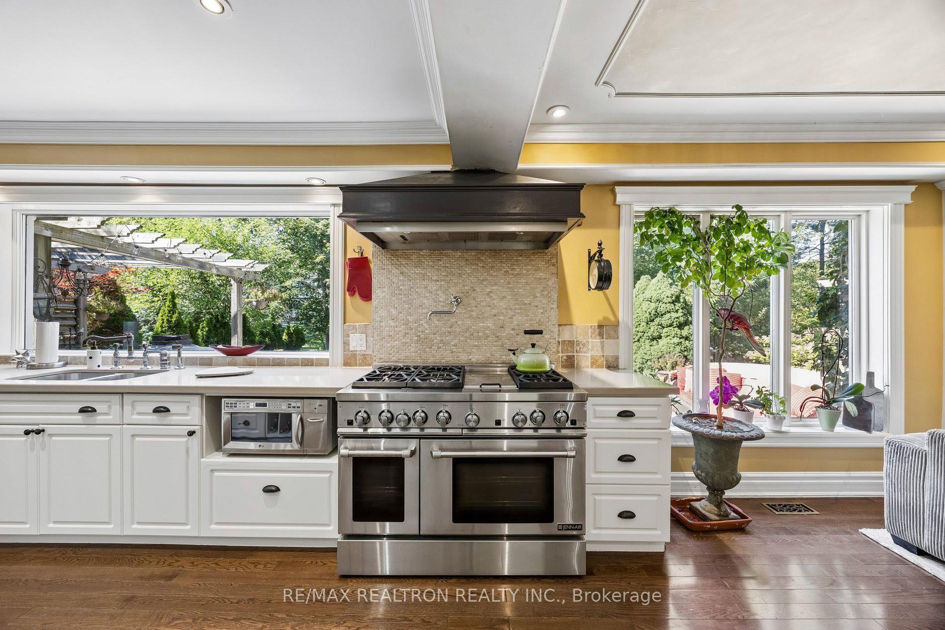 Photo 8 of 14 Rougecrest Drive, Markham, Markham Village — HOMEH