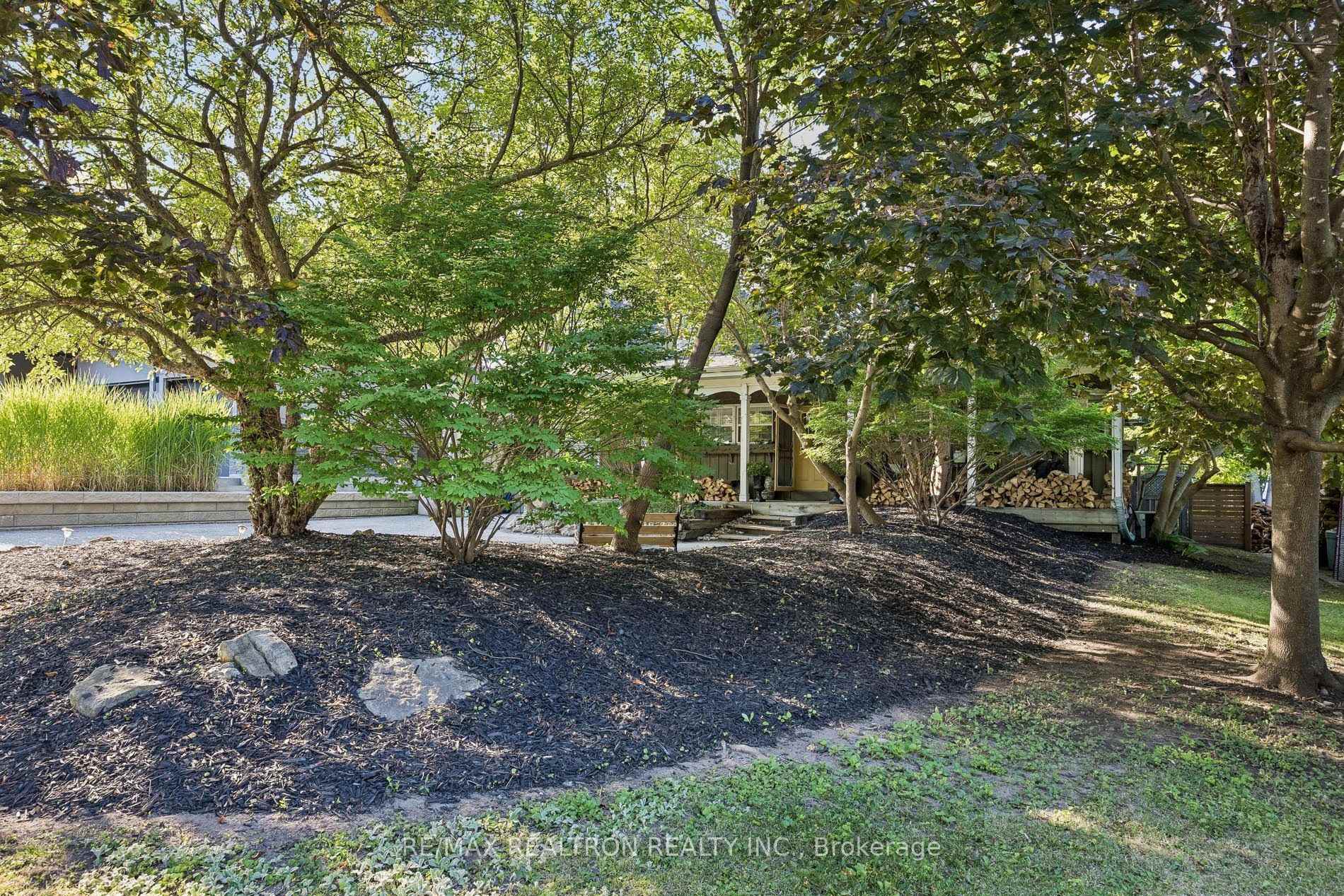 Photo 33 of 14 Rougecrest Drive, Markham, Markham Village — HOMEH