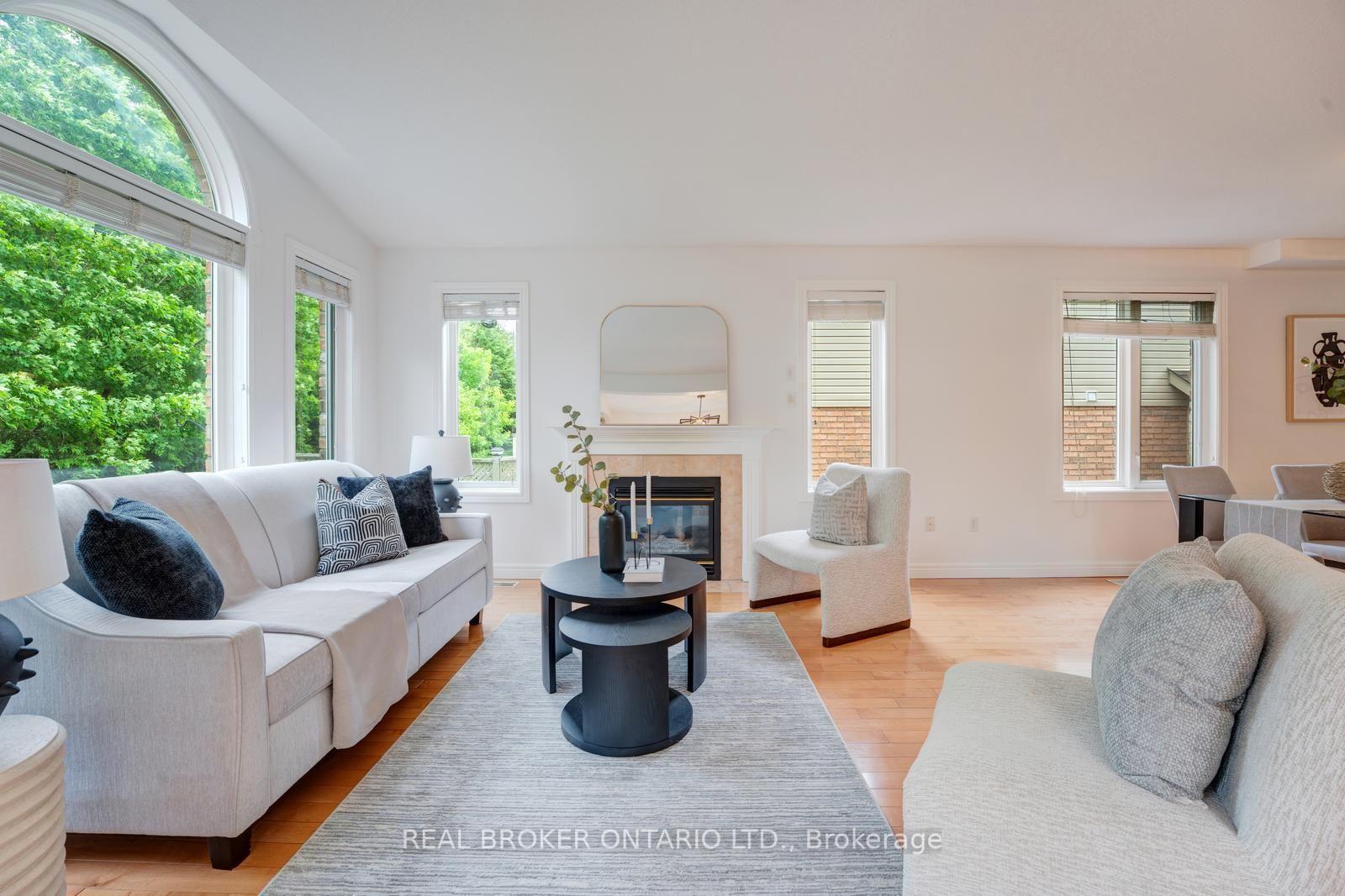 Photo 4 of 444 Lausanne Crescent, Waterloo, Beechwood West — HOMEH