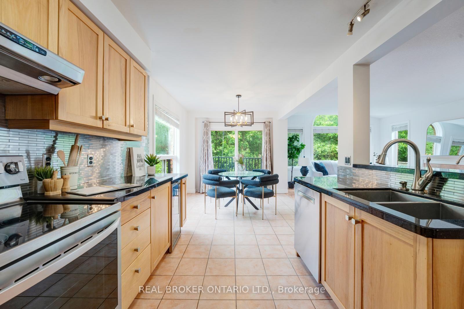 Photo 7 of 444 Lausanne Crescent, Waterloo, Beechwood West — HOMEH