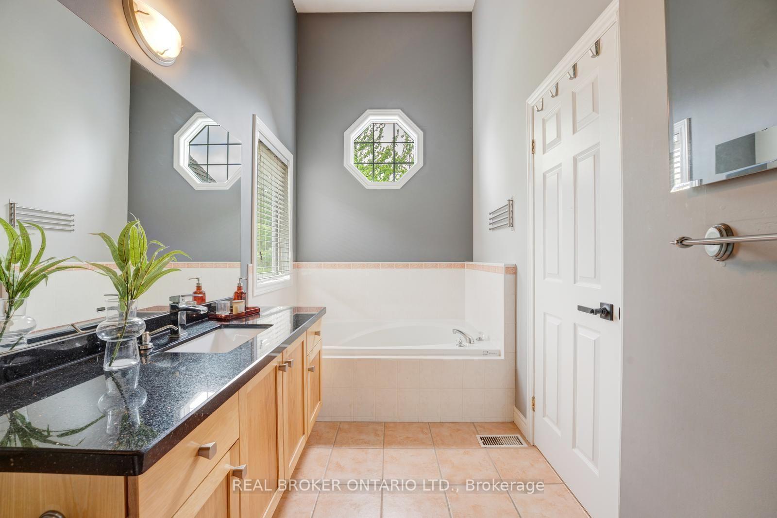 Photo 12 of 444 Lausanne Crescent, Waterloo, Beechwood West — HOMEH