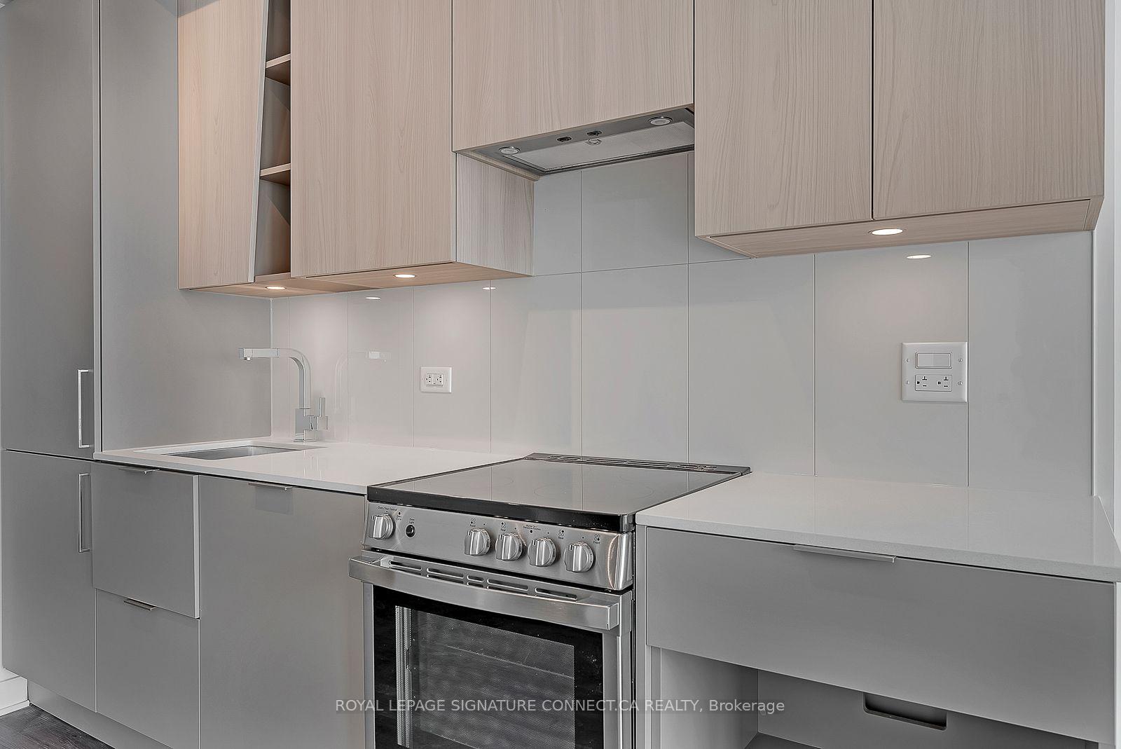 Photo 4 of Unit 4911, 3900 Confederation Parkway, Mississauga, City Centre — HOMEH