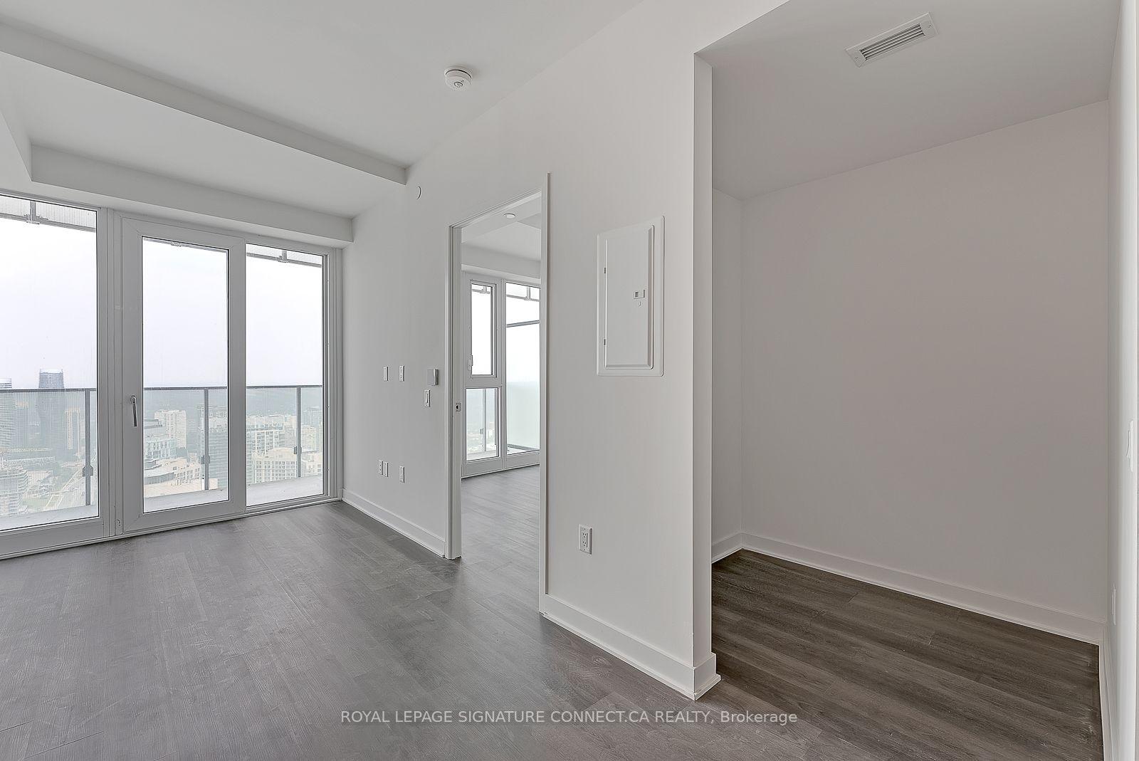 Photo 8 of Unit 4911, 3900 Confederation Parkway, Mississauga, City Centre — HOMEH