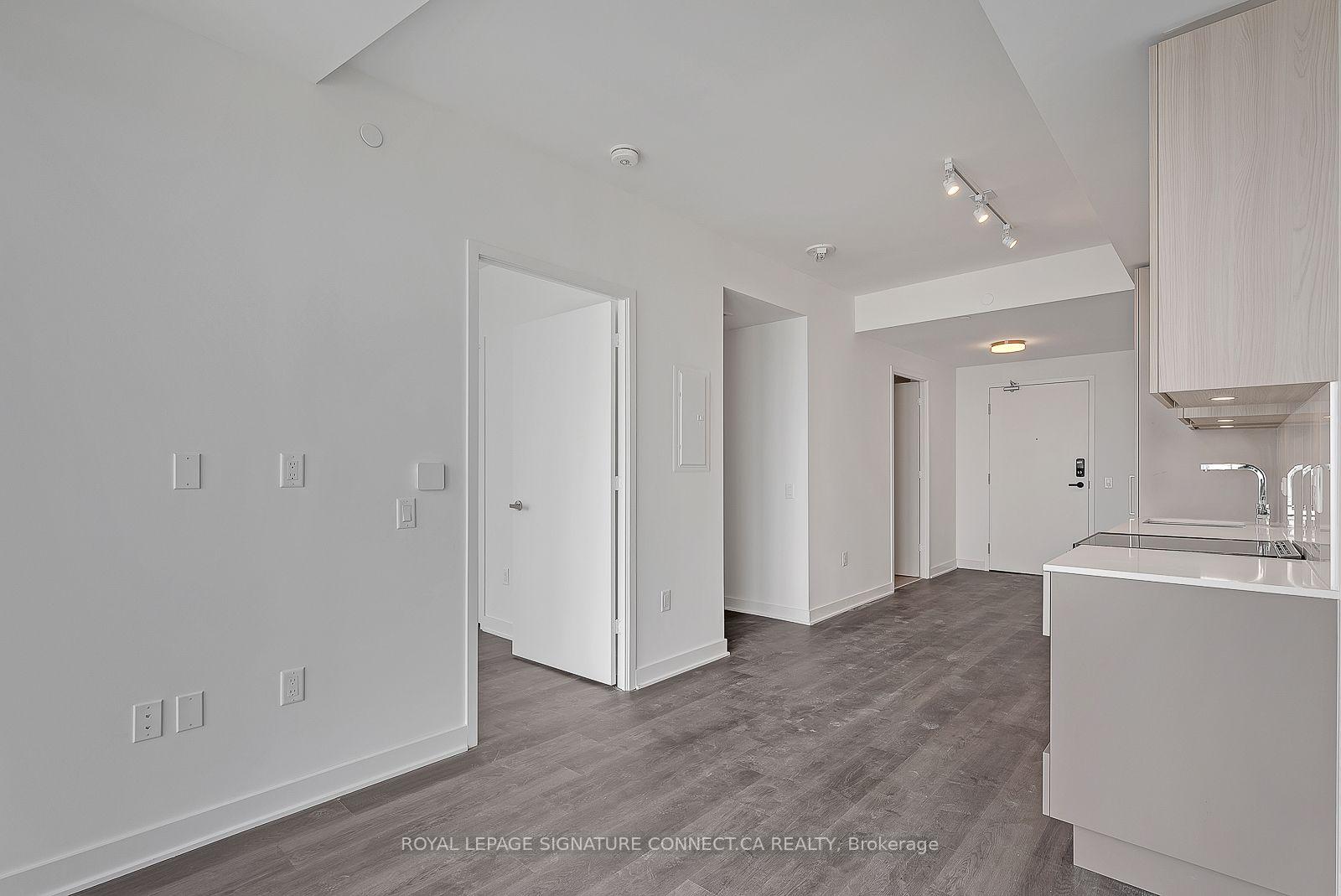 Photo 11 of Unit 4911, 3900 Confederation Parkway, Mississauga, City Centre — HOMEH