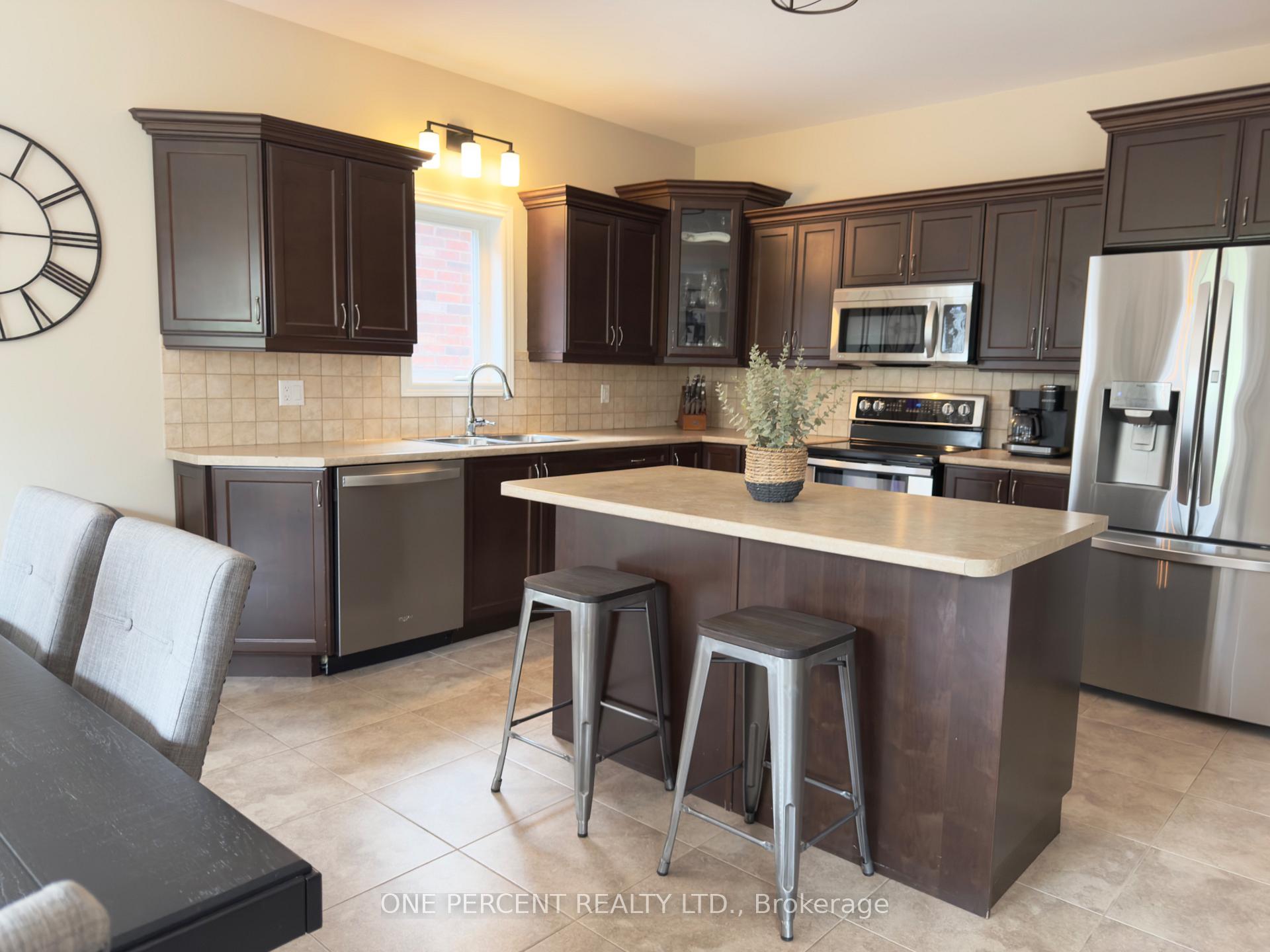 Photo 4 of 4871 Northgate Crescent, Lincoln, Lincoln Lake — HOMEH