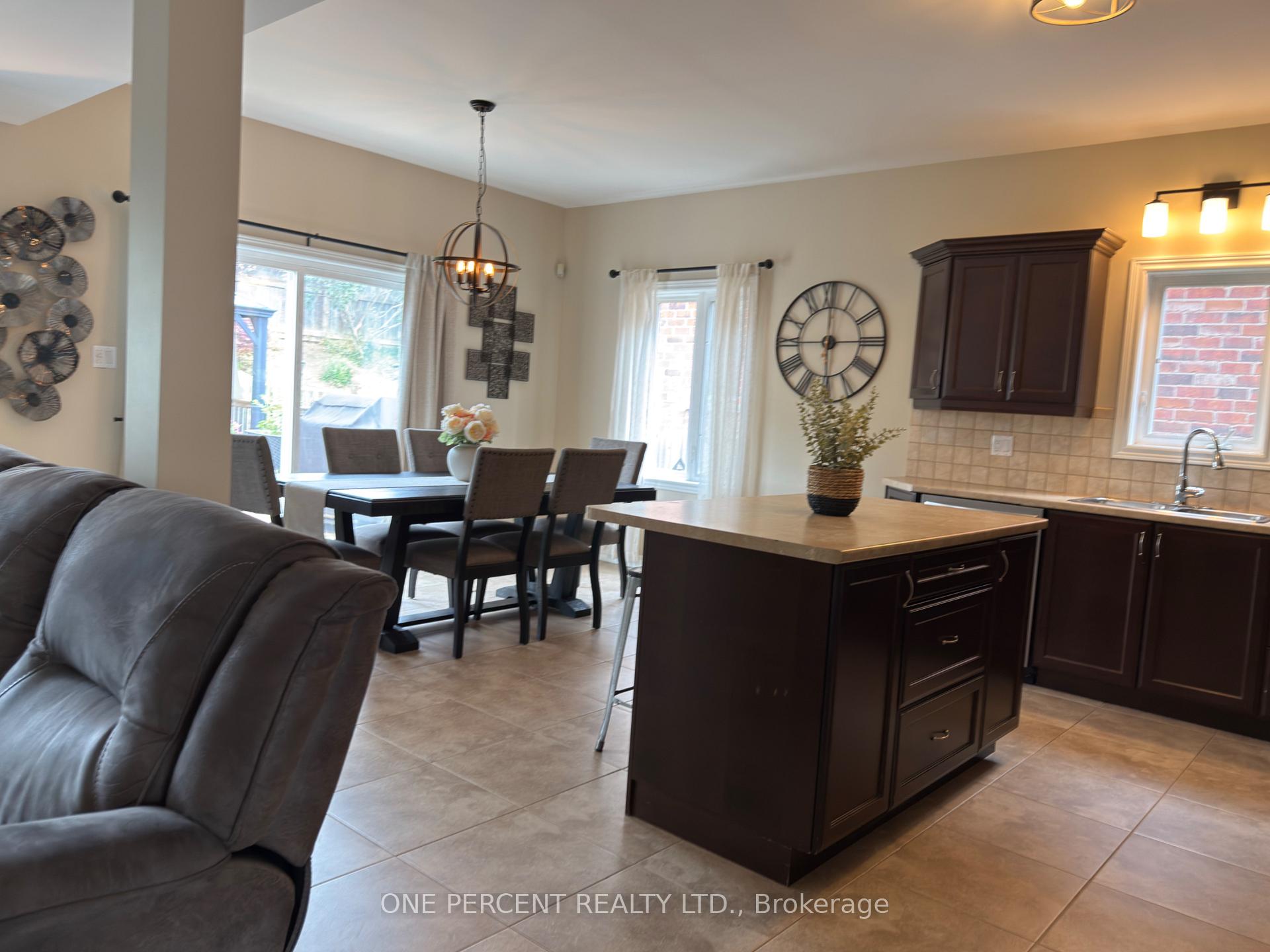 Photo 6 of 4871 Northgate Crescent, Lincoln, Lincoln Lake — HOMEH