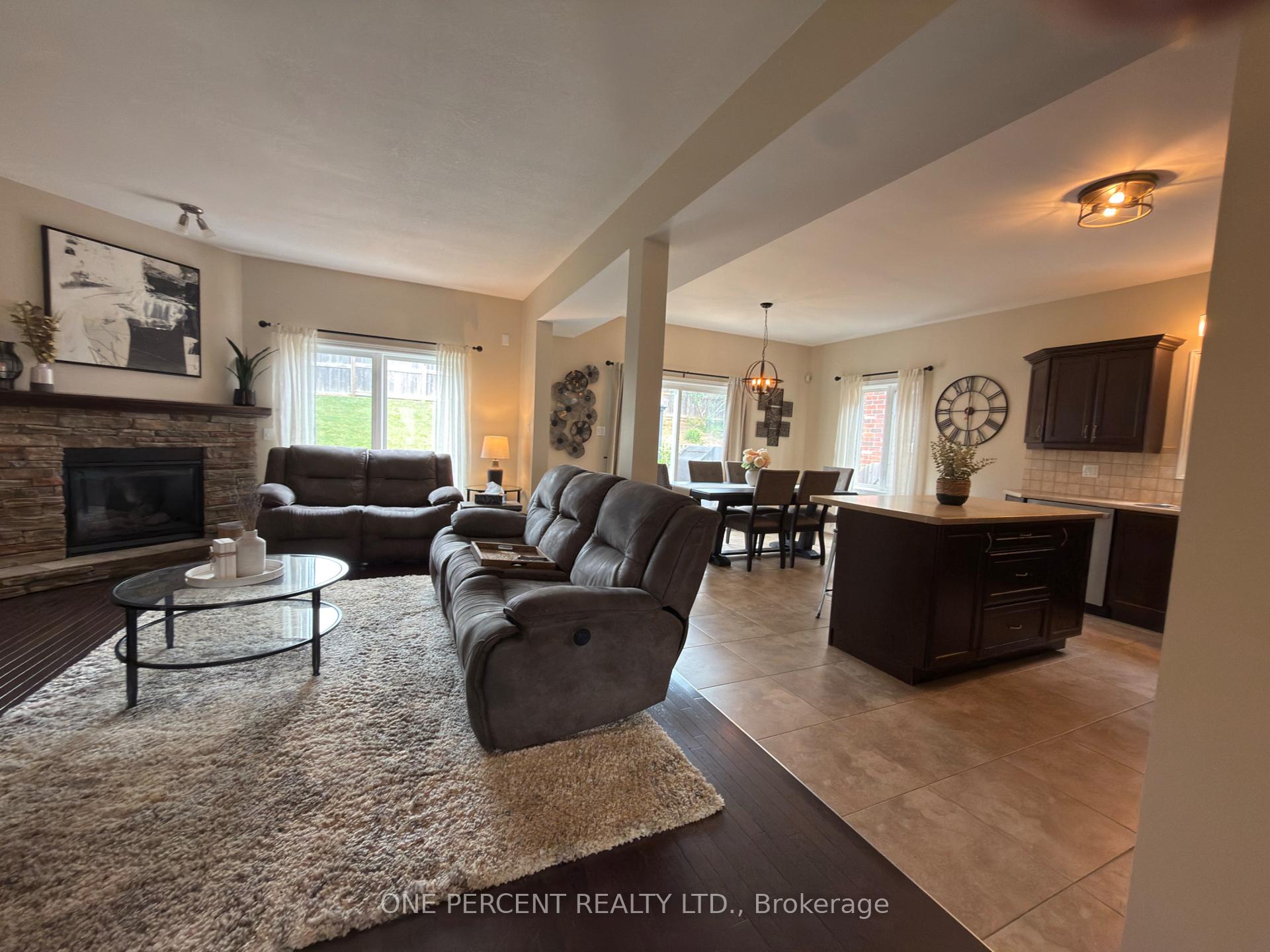 Photo 7 of 4871 Northgate Crescent, Lincoln, Lincoln Lake — HOMEH