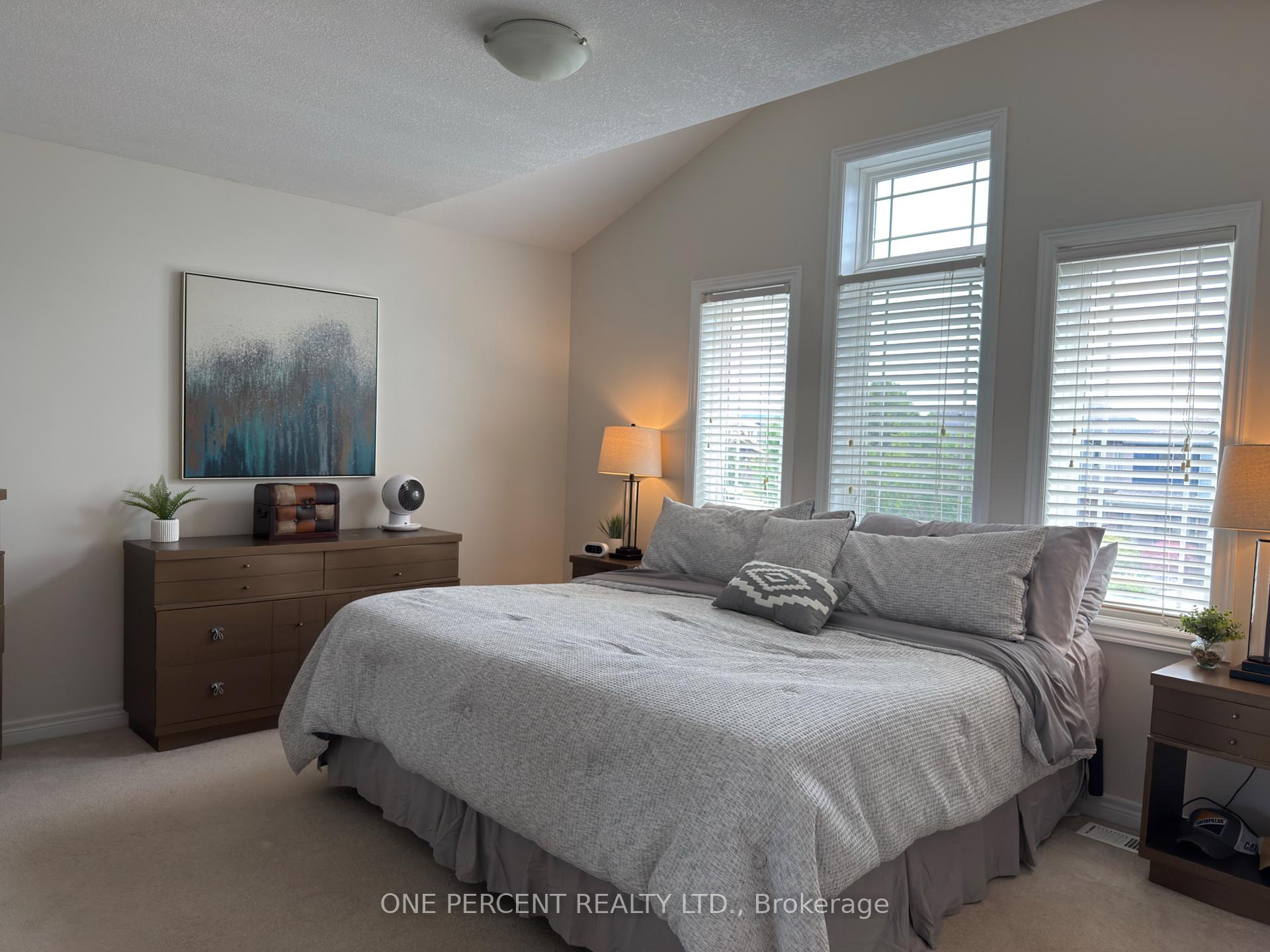 Photo 10 of 4871 Northgate Crescent, Lincoln, Lincoln Lake — HOMEH