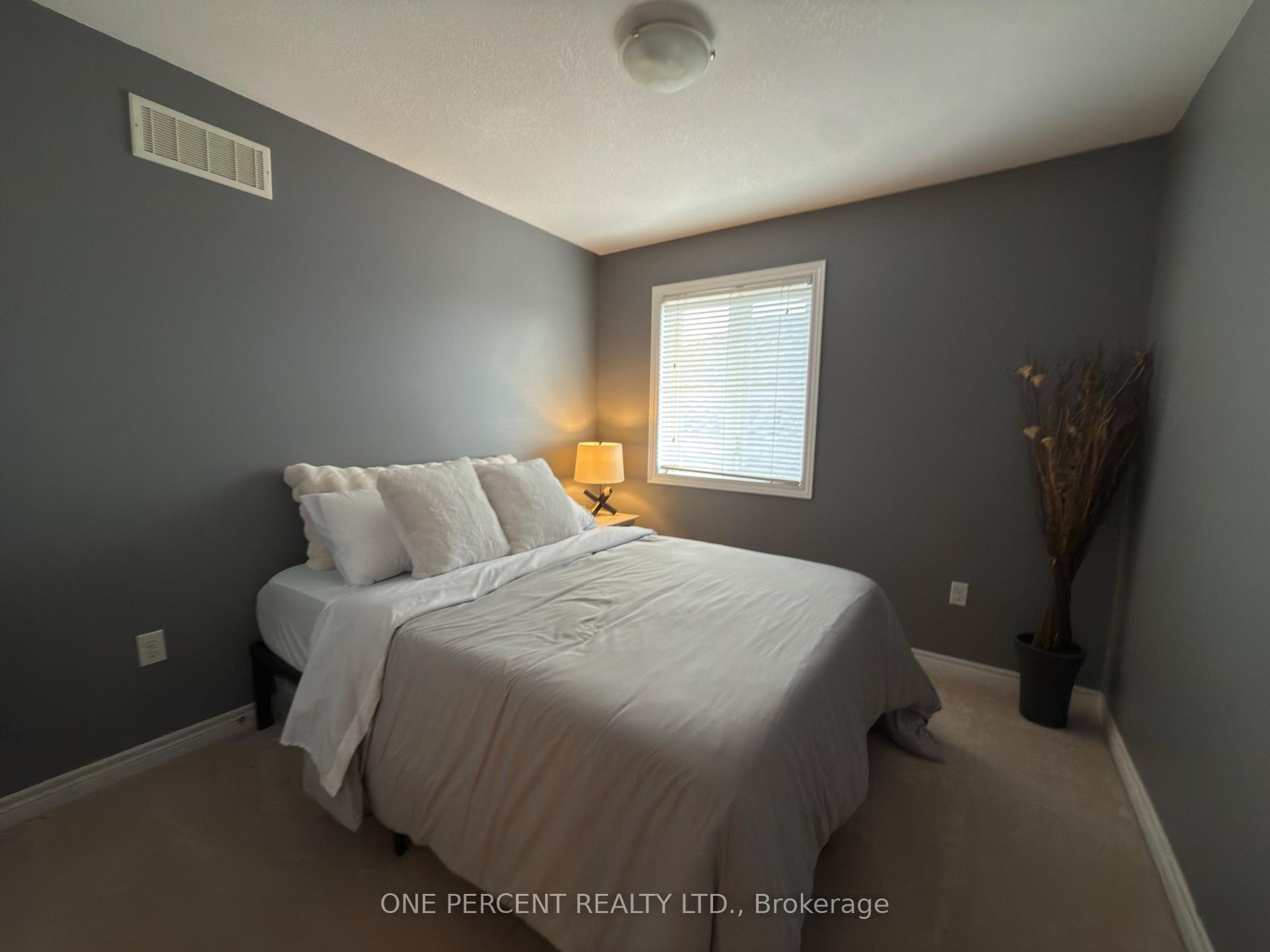 Photo 18 of 4871 Northgate Crescent, Lincoln, Lincoln Lake — HOMEH
