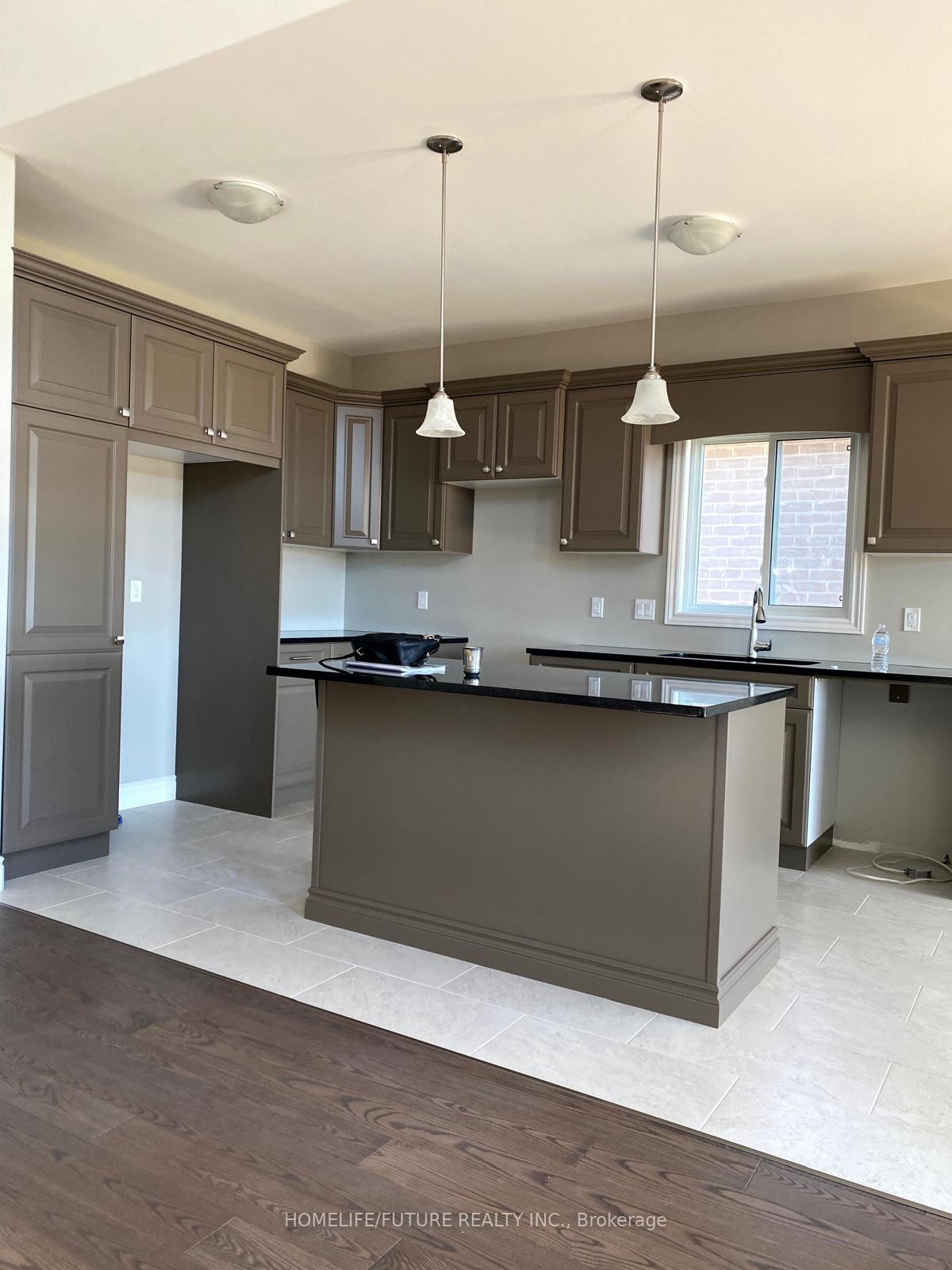 Photo 4 of 37 Covington Crescent, Belleville, Thurlow Ward — HOMEH