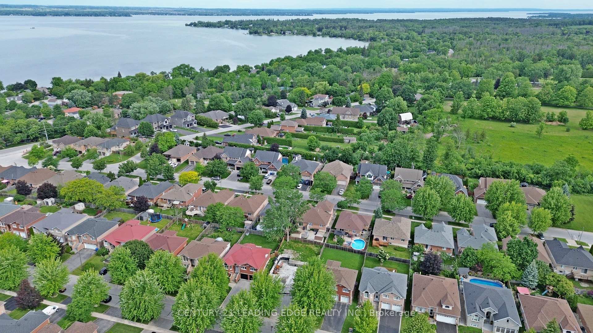 Photo 4 of 14 Kerfoot Crescent, Georgina, Historic Lakeshore Communities — HOMEH