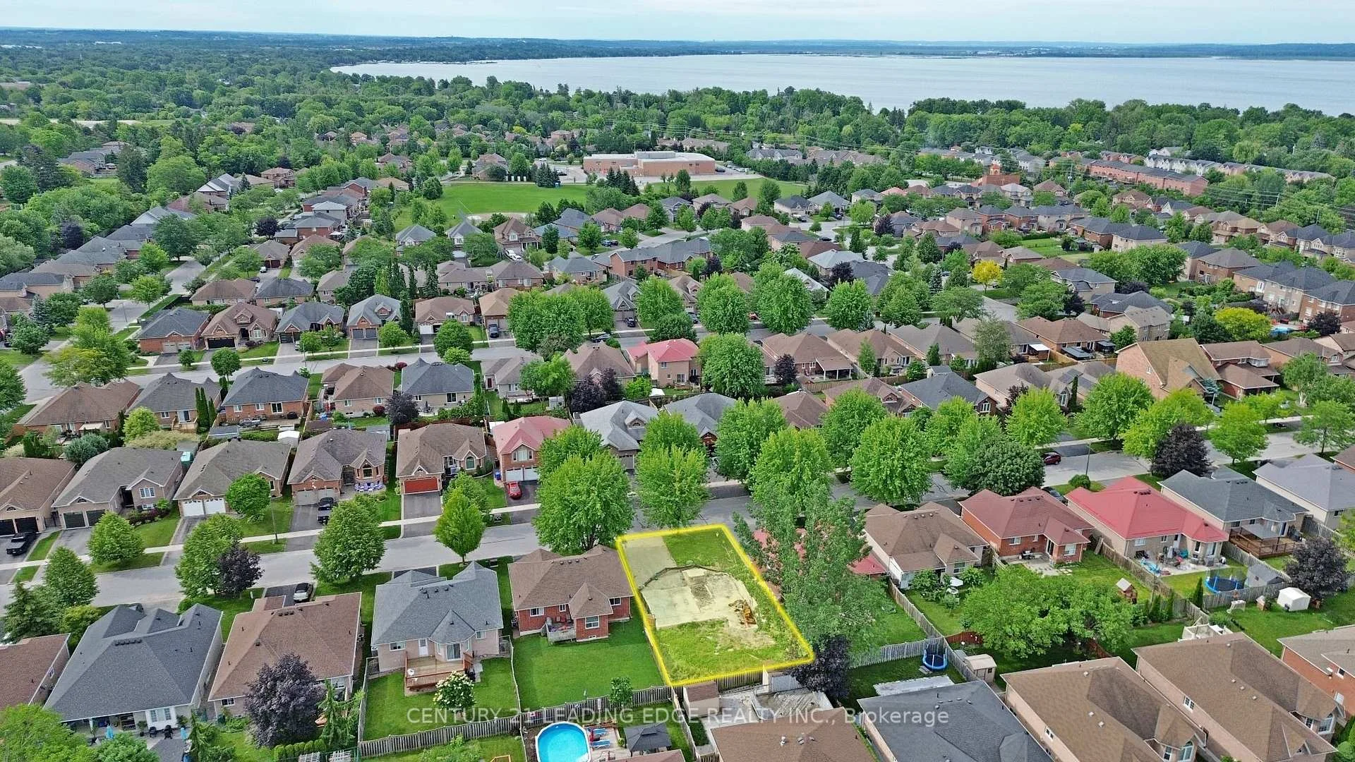 Photo 1 of 14 Kerfoot Crescent, Georgina, Historic Lakeshore Communities — HOMEH