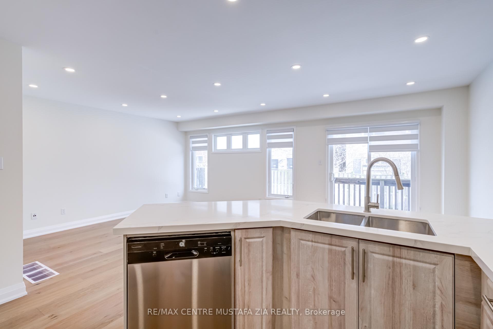 Photo 12 of Unit UPPER, 3294 Respond Road, Mississauga, Churchill Meadows — HOMEH