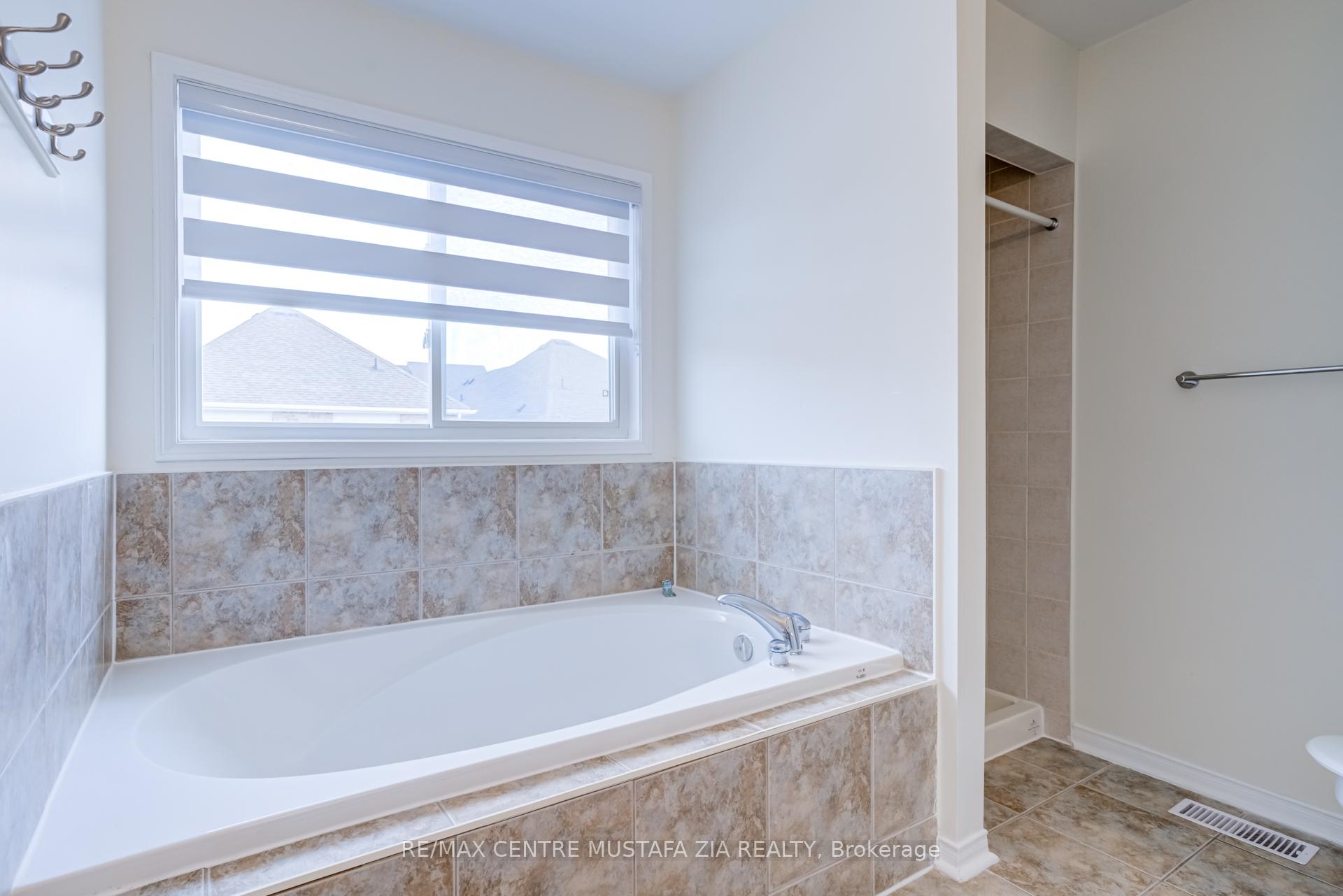 Photo 26 of Unit UPPER, 3294 Respond Road, Mississauga, Churchill Meadows — HOMEH