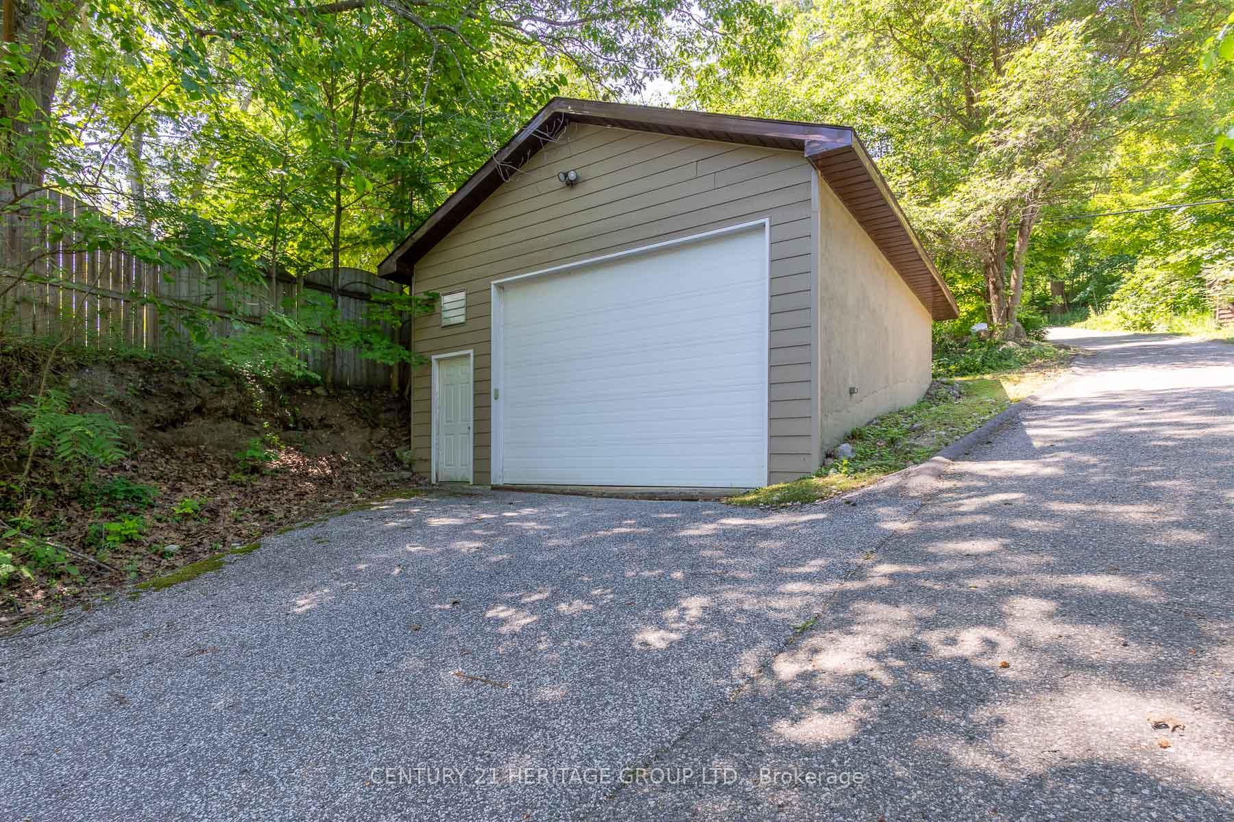 Photo 5 of 405 Champlain Road, Penetanguishene — HOMEH