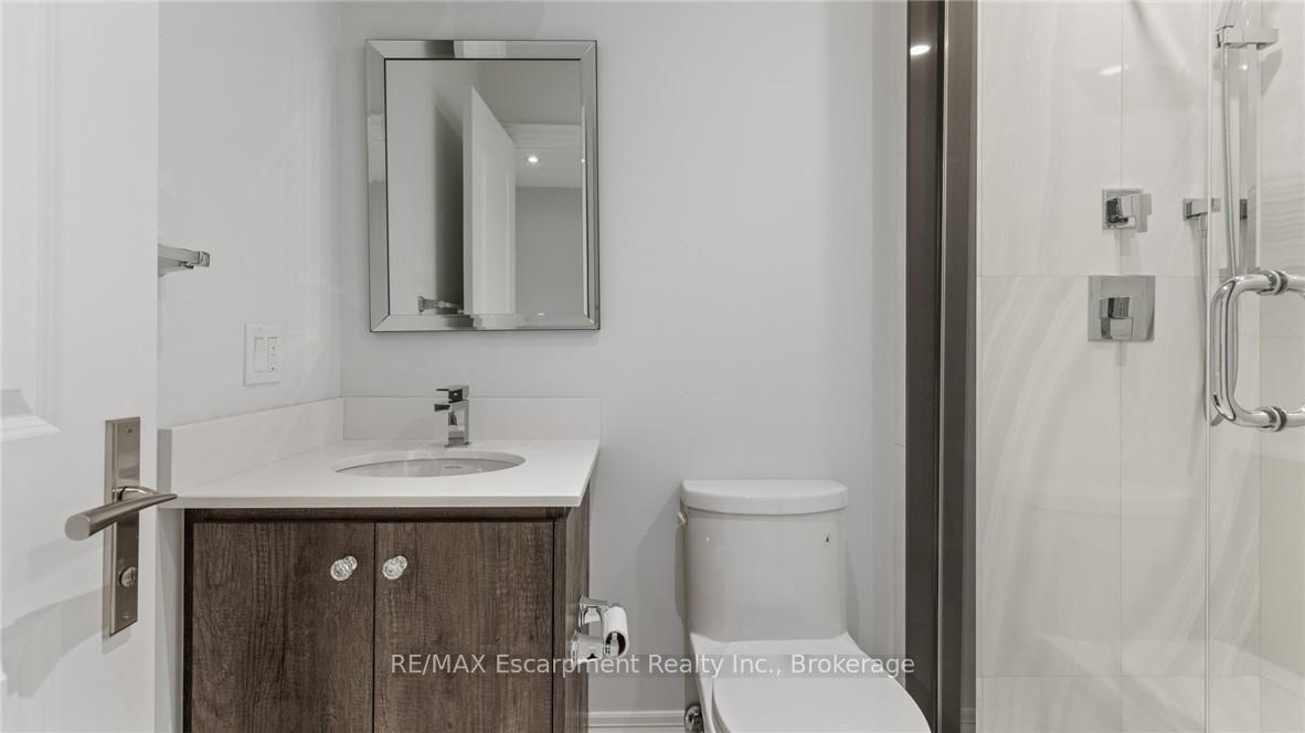 Photo 8 of 81 Brock Street, Oakville, Central — HOMEH